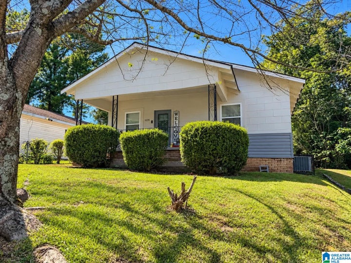 Photo 1 of 15 — 1028 WAVERLY STREET, TARRANT, AL 35217