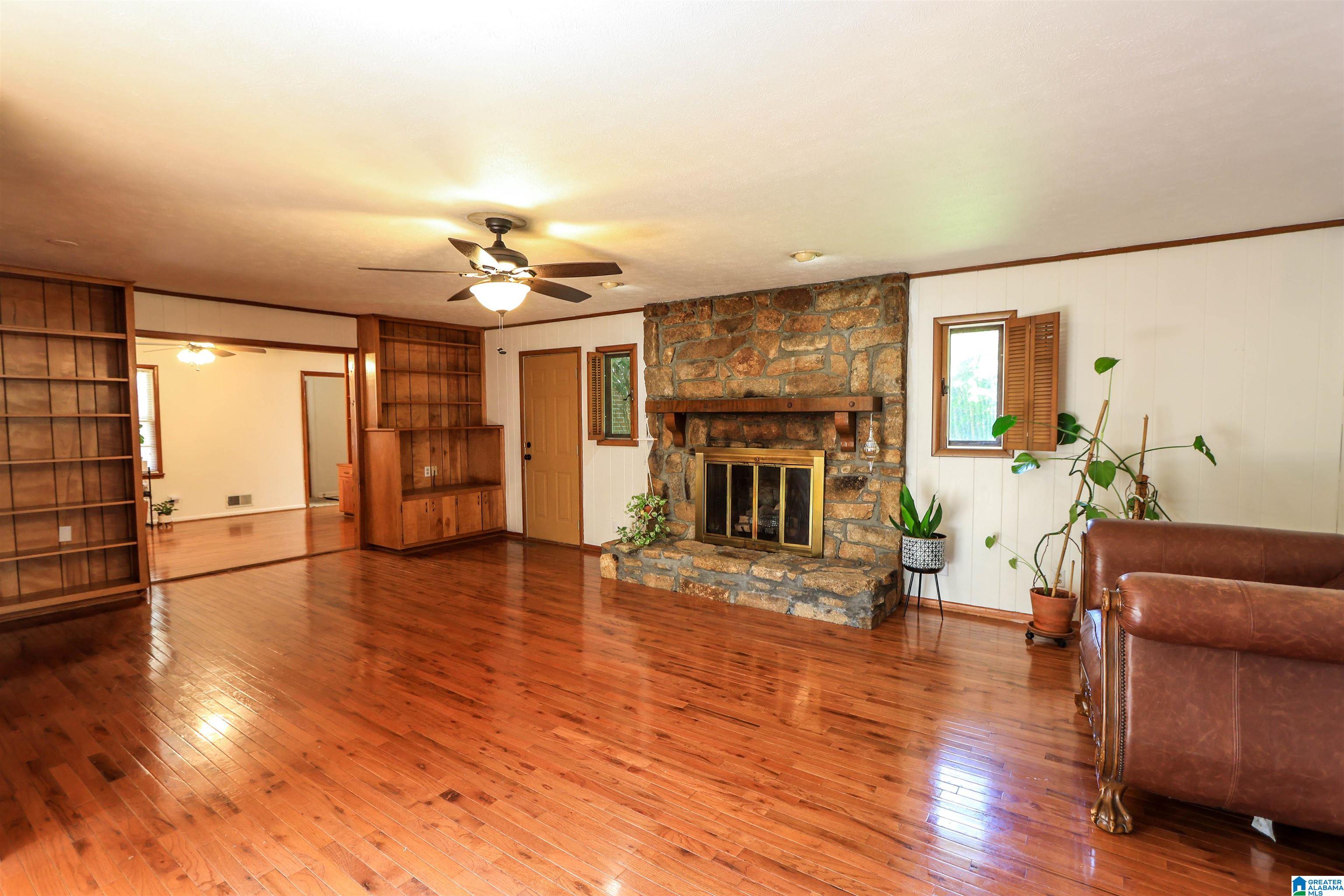 3921 MORRIS DRIVE