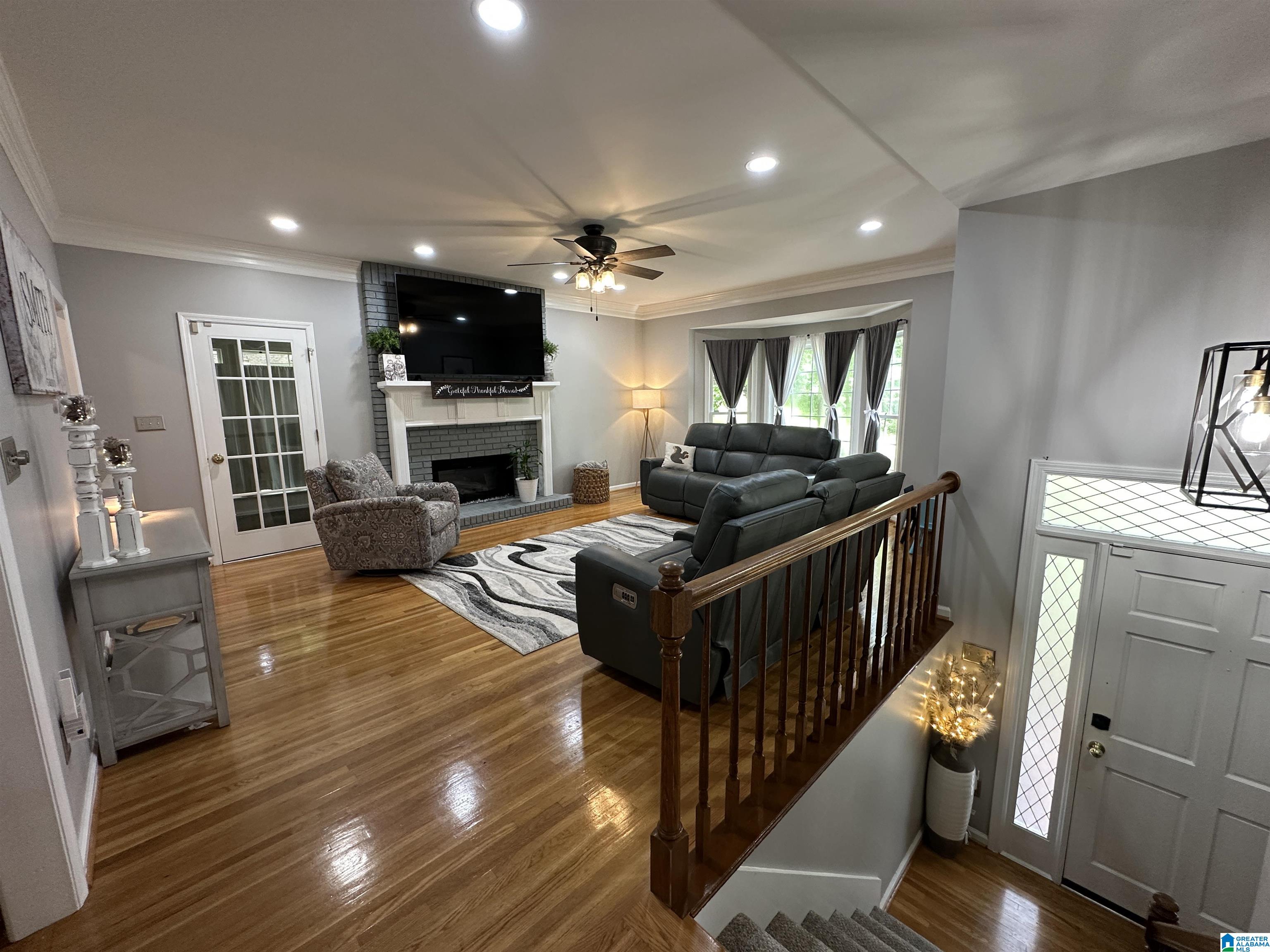 1004 TALL OAKS CIRCLE