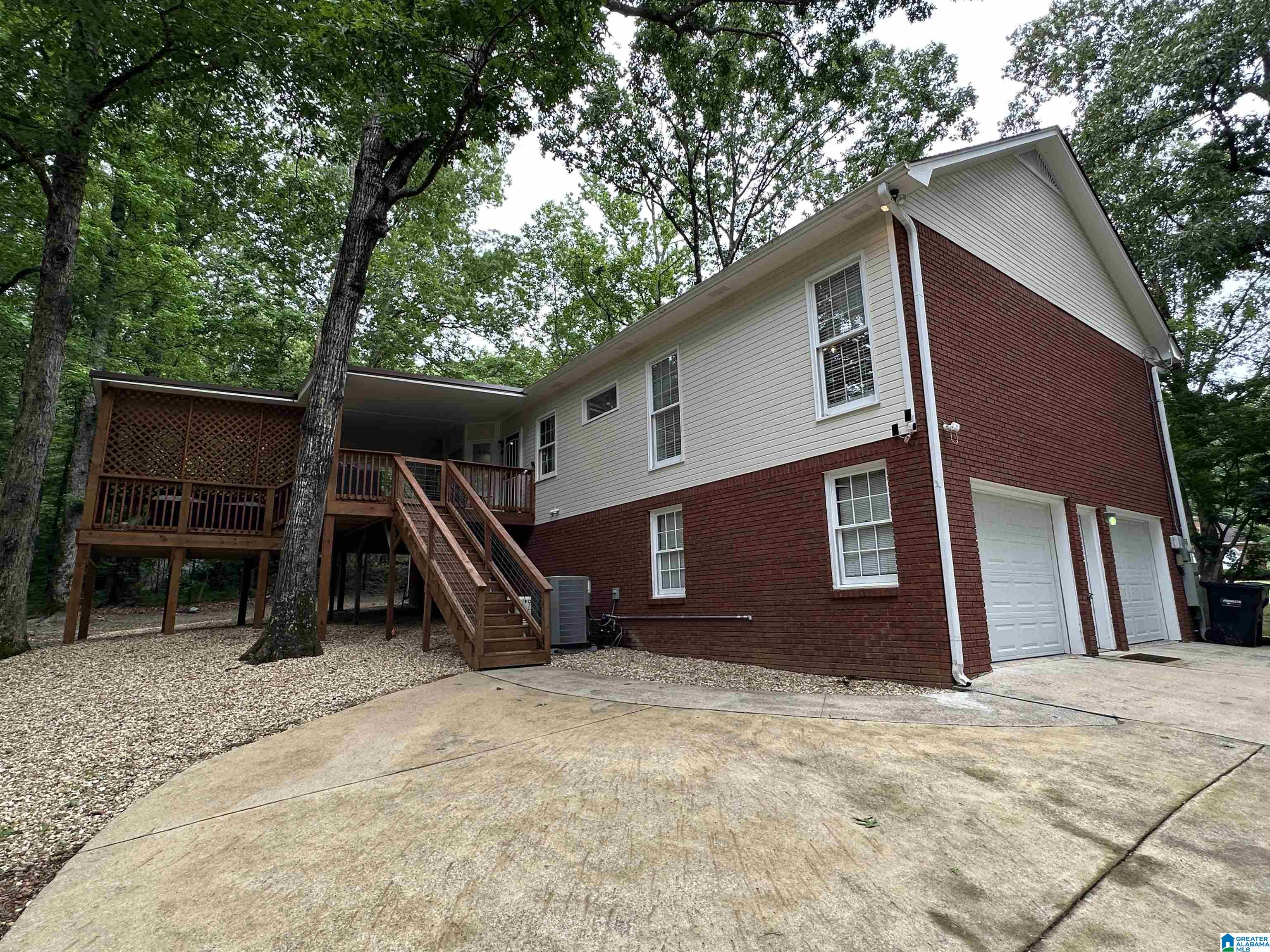 1004 TALL OAKS CIRCLE