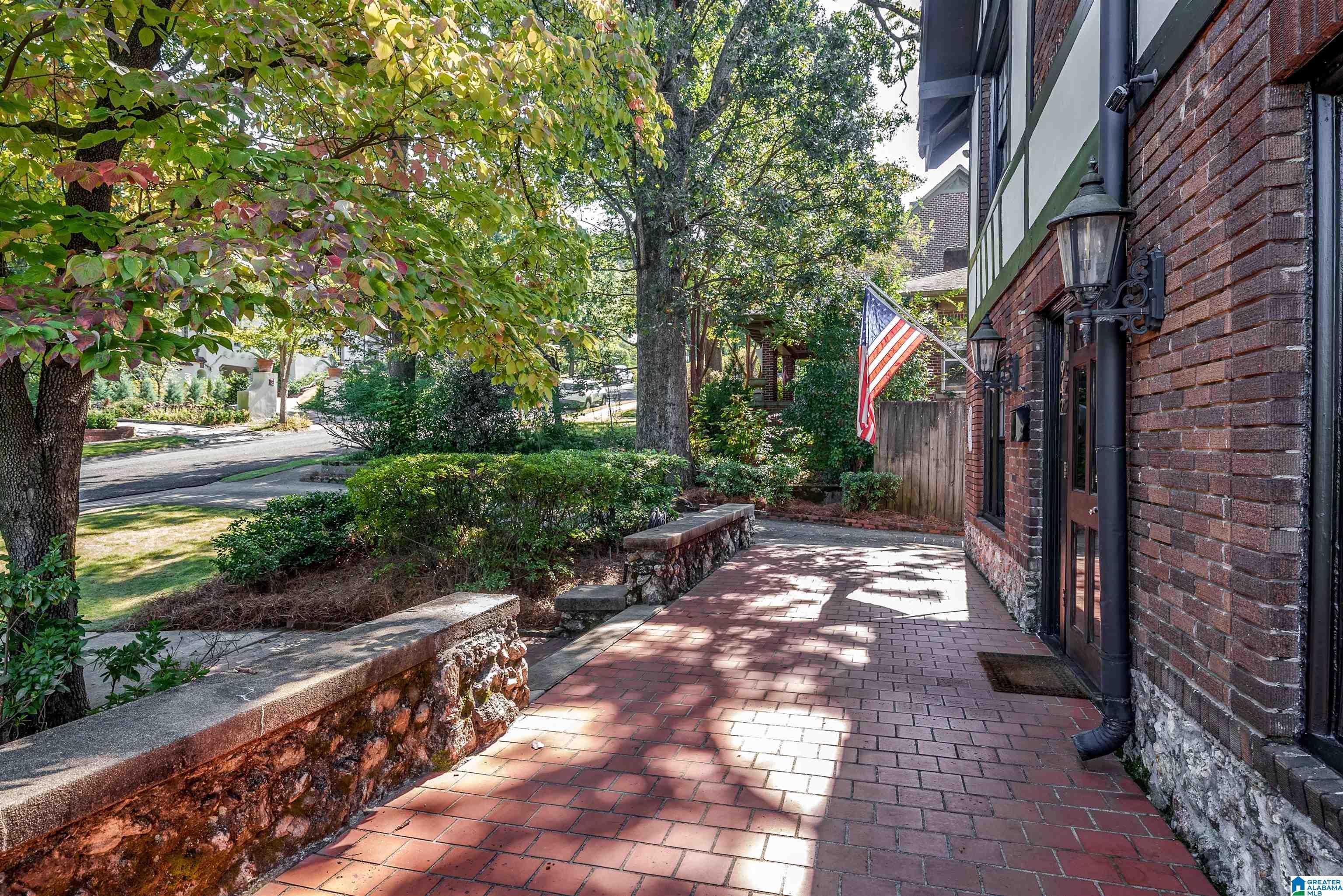 942 LINWOOD ROAD