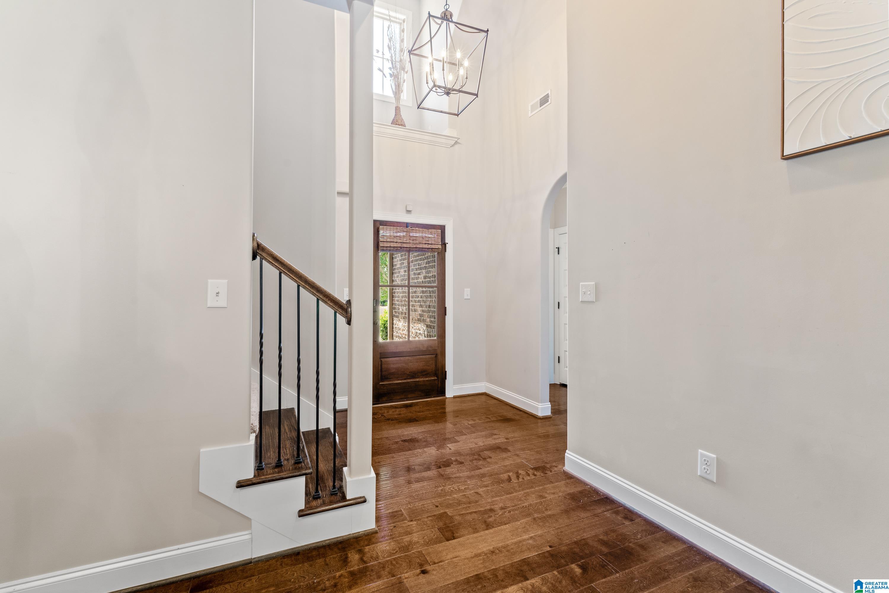 308 DUNROBIN CIRCLE