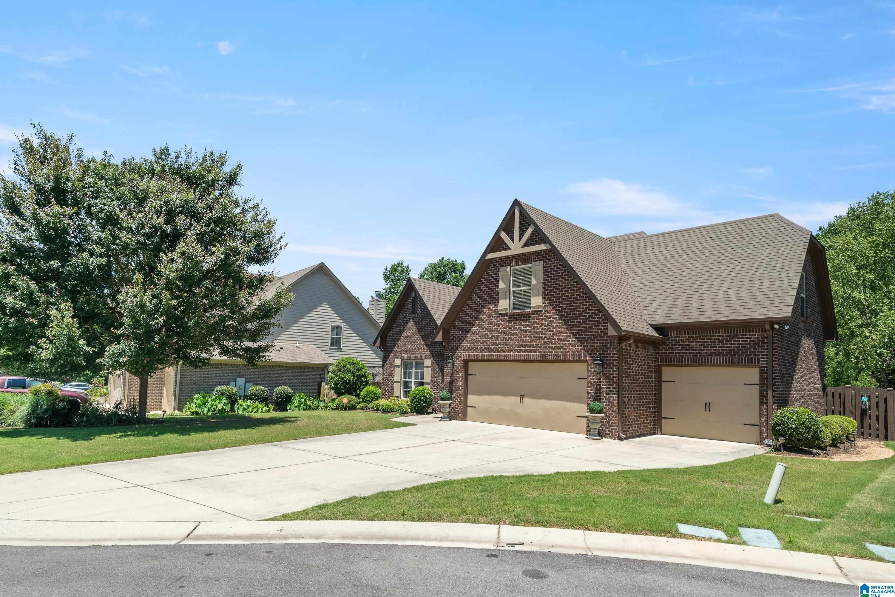 308 DUNROBIN CIRCLE