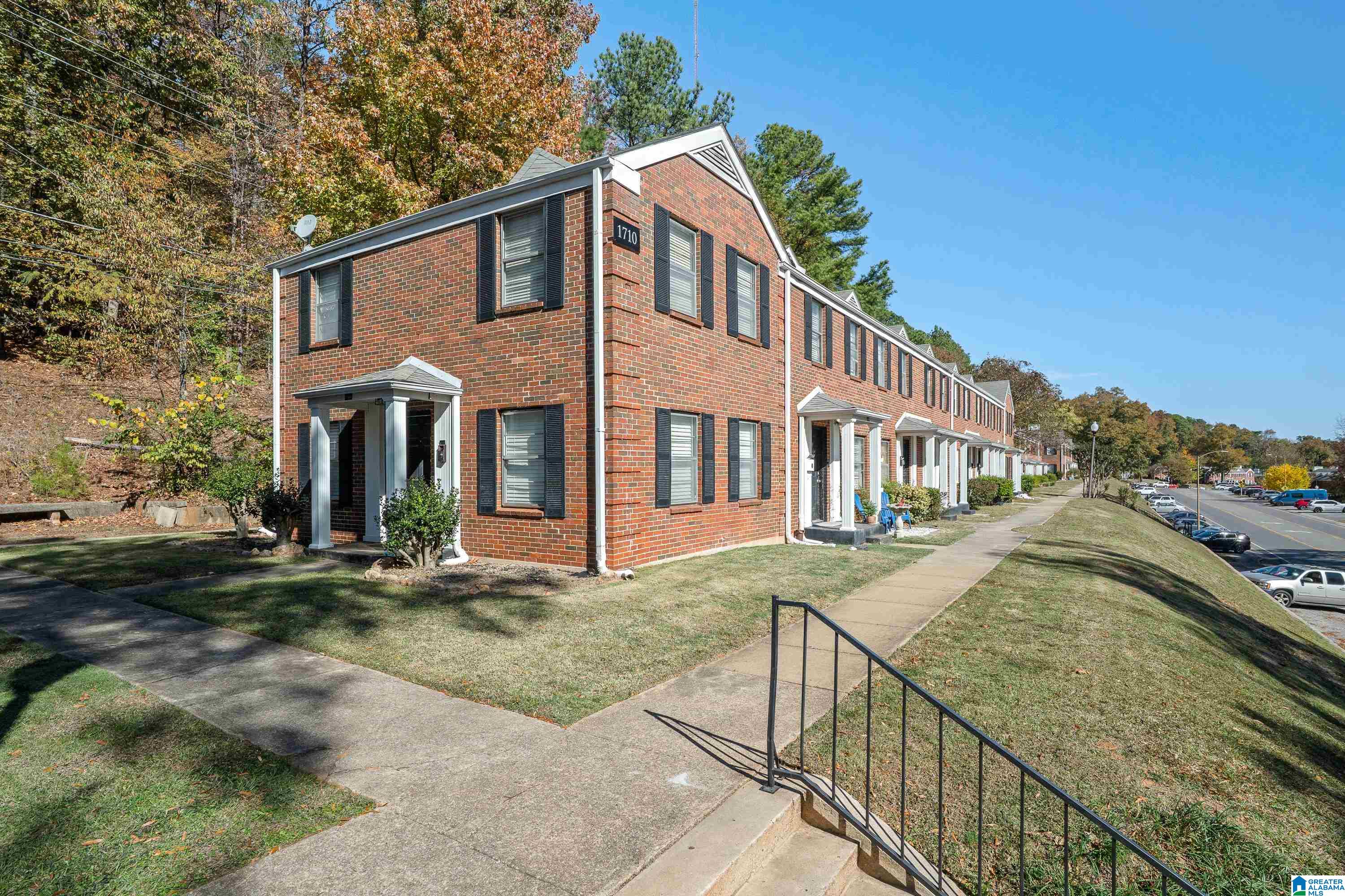 1710 VALLEY AVENUE E