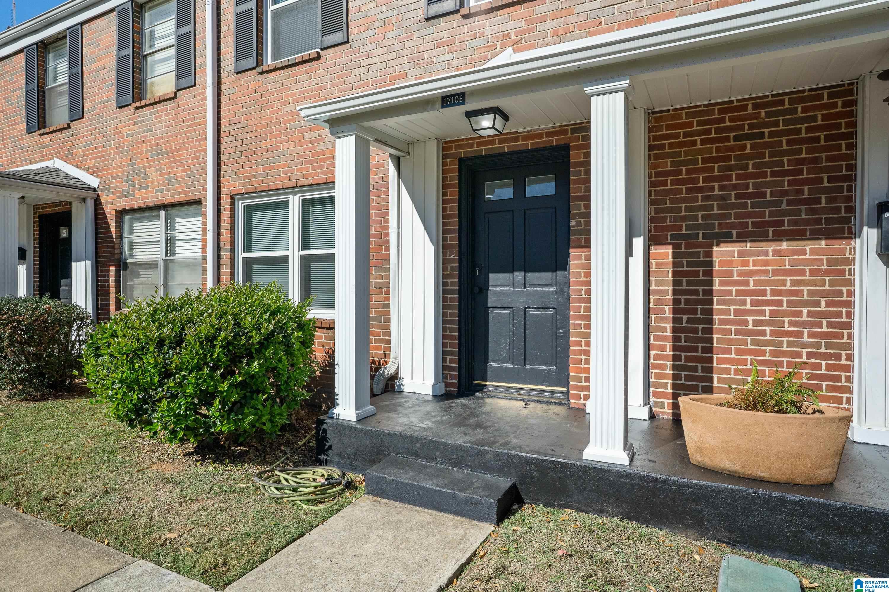 1710 VALLEY AVENUE E