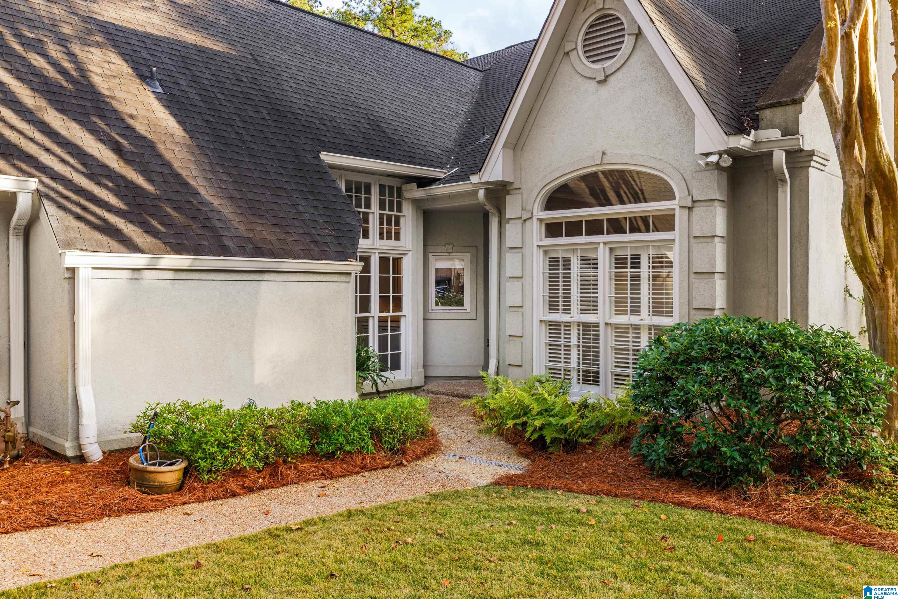 3301 KENSINGTON LANE