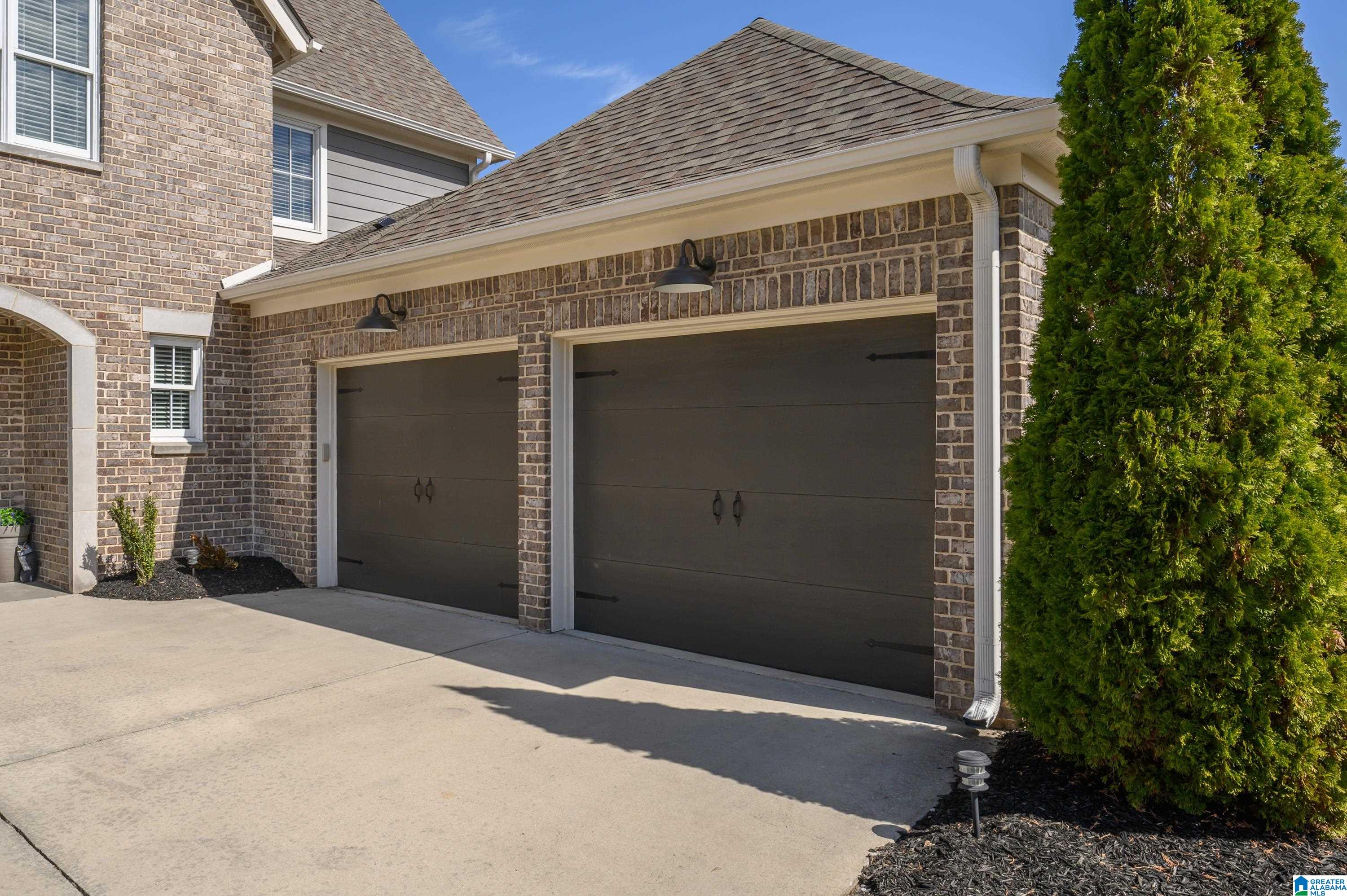 417 GLEN IRIS CIRCLE