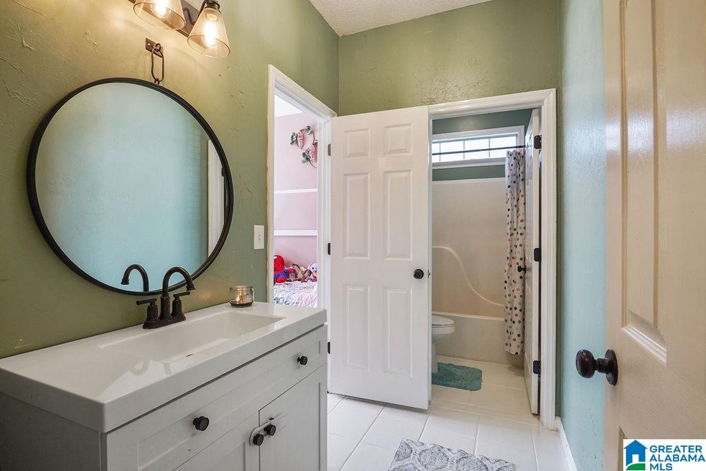 1285 AMBERLEY WOODS DRIVE