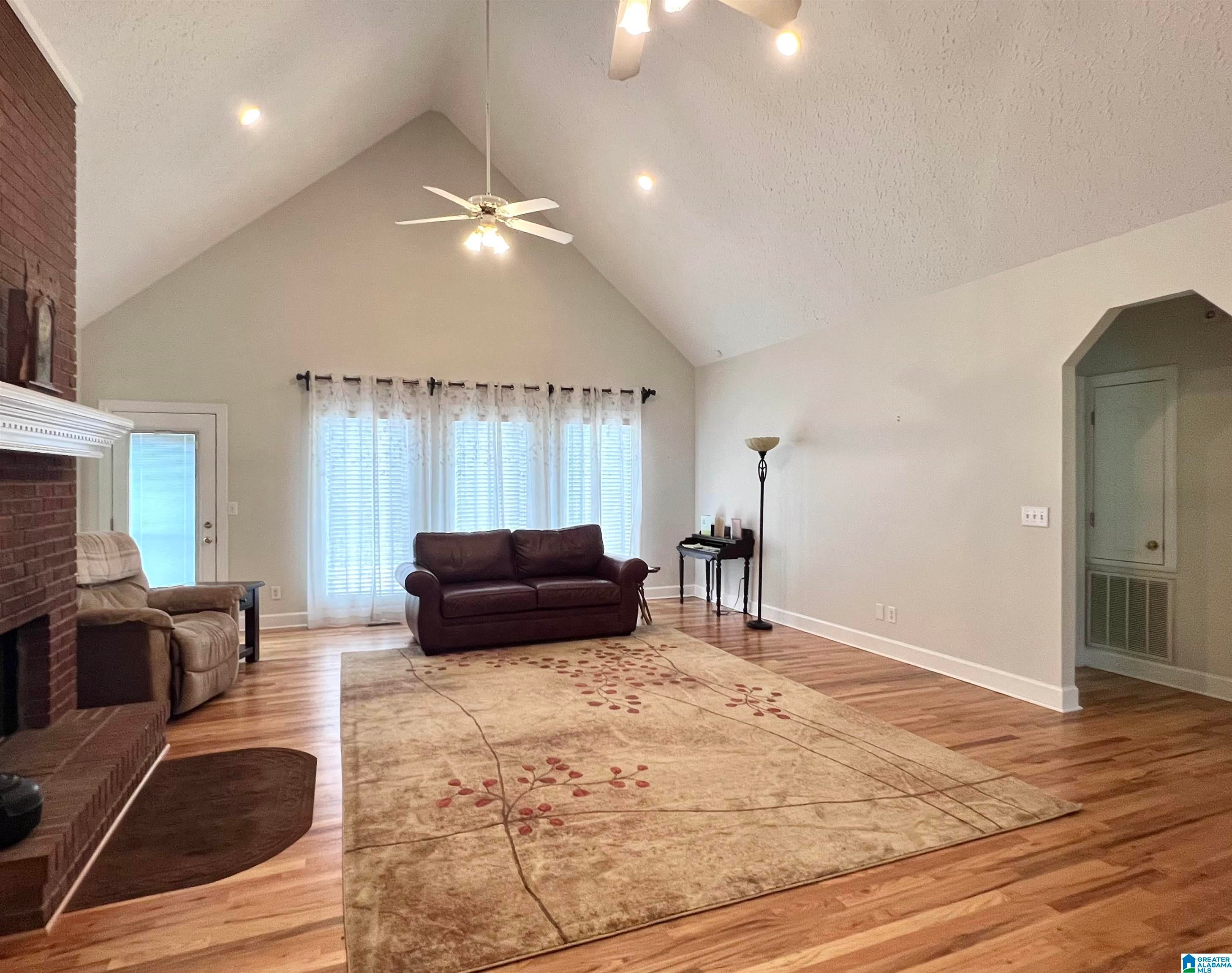 20 KINGSWAY DRIVE