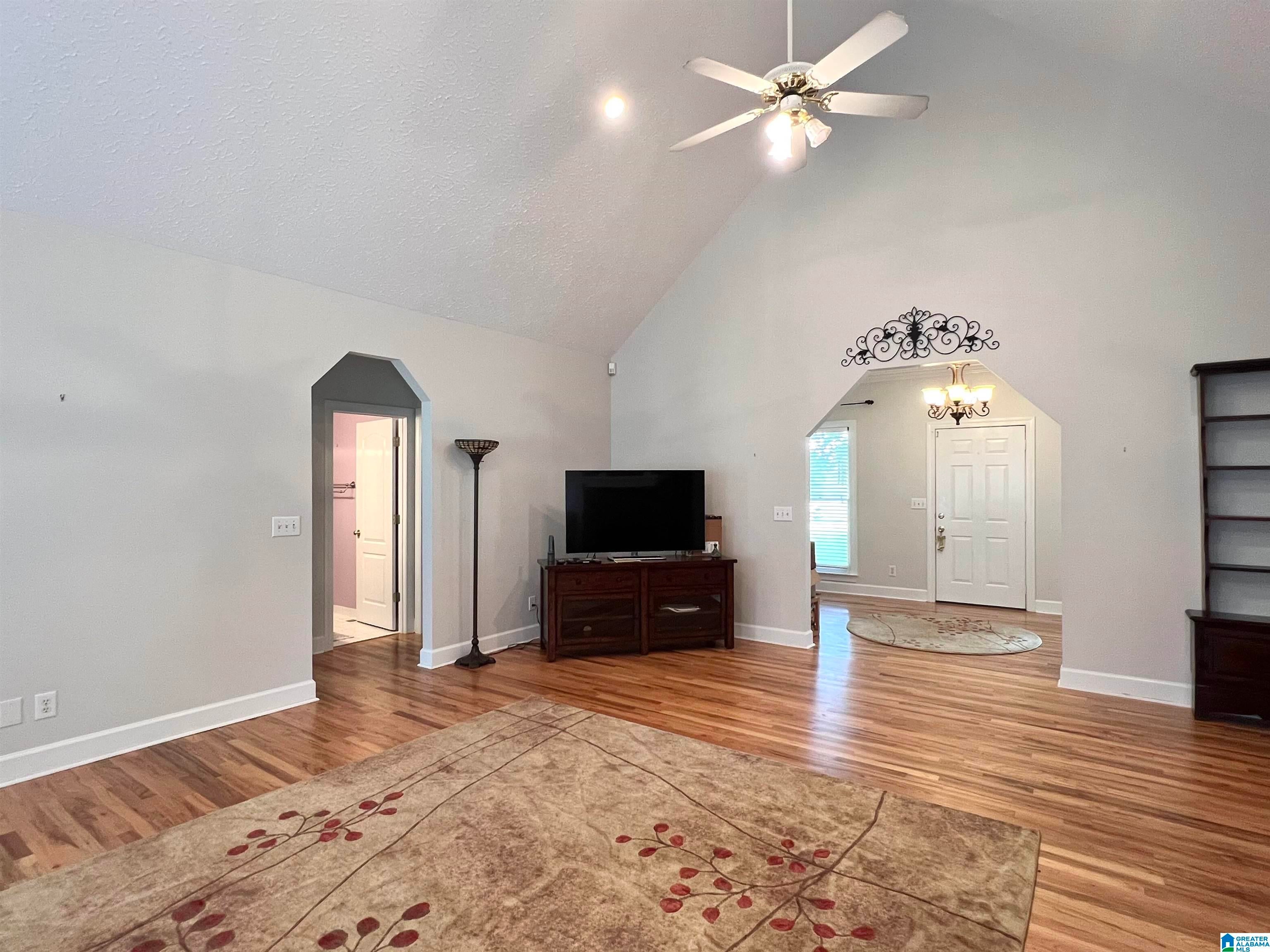 20 KINGSWAY DRIVE
