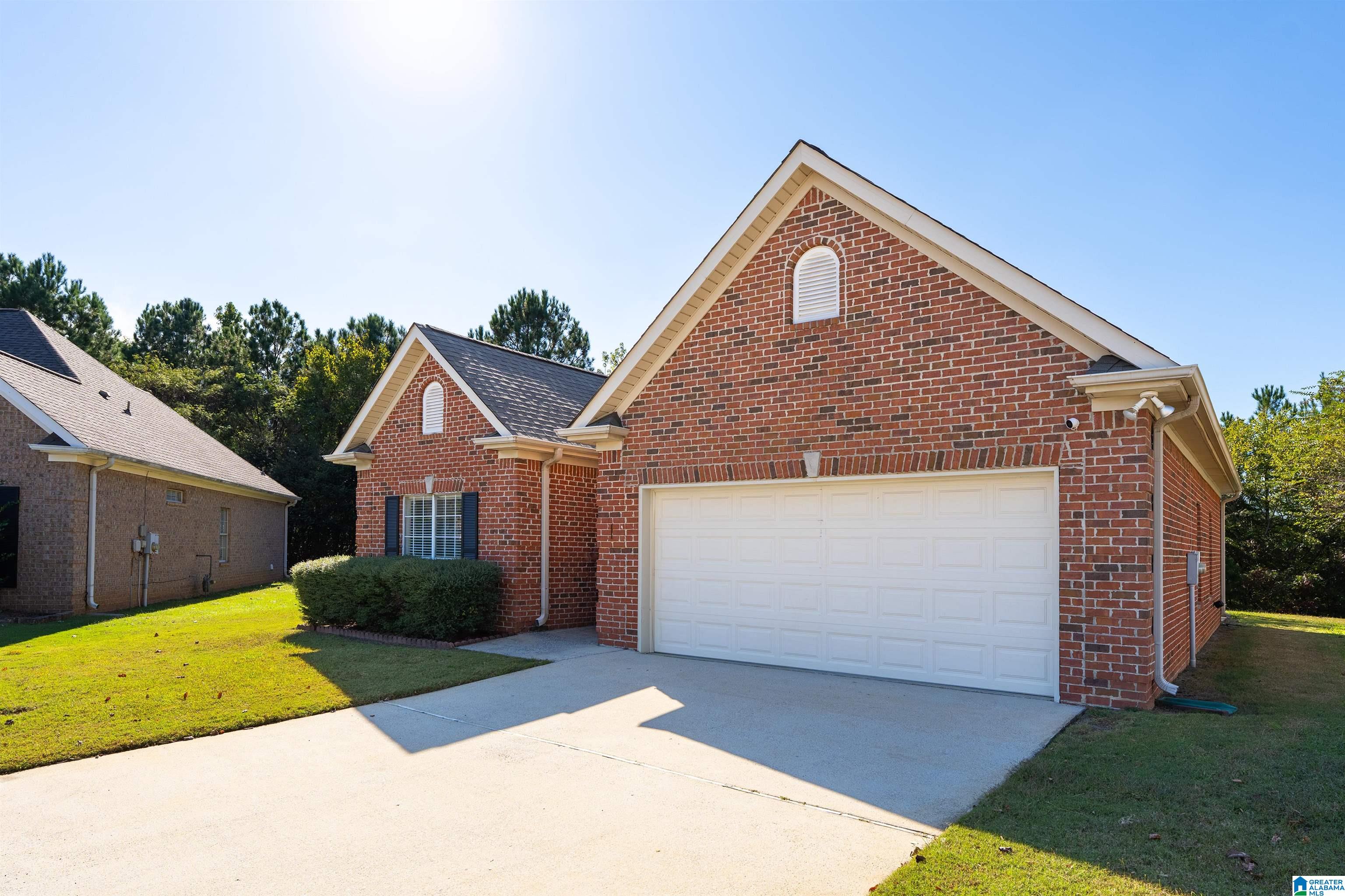 562 SUMMIT CIRCLE