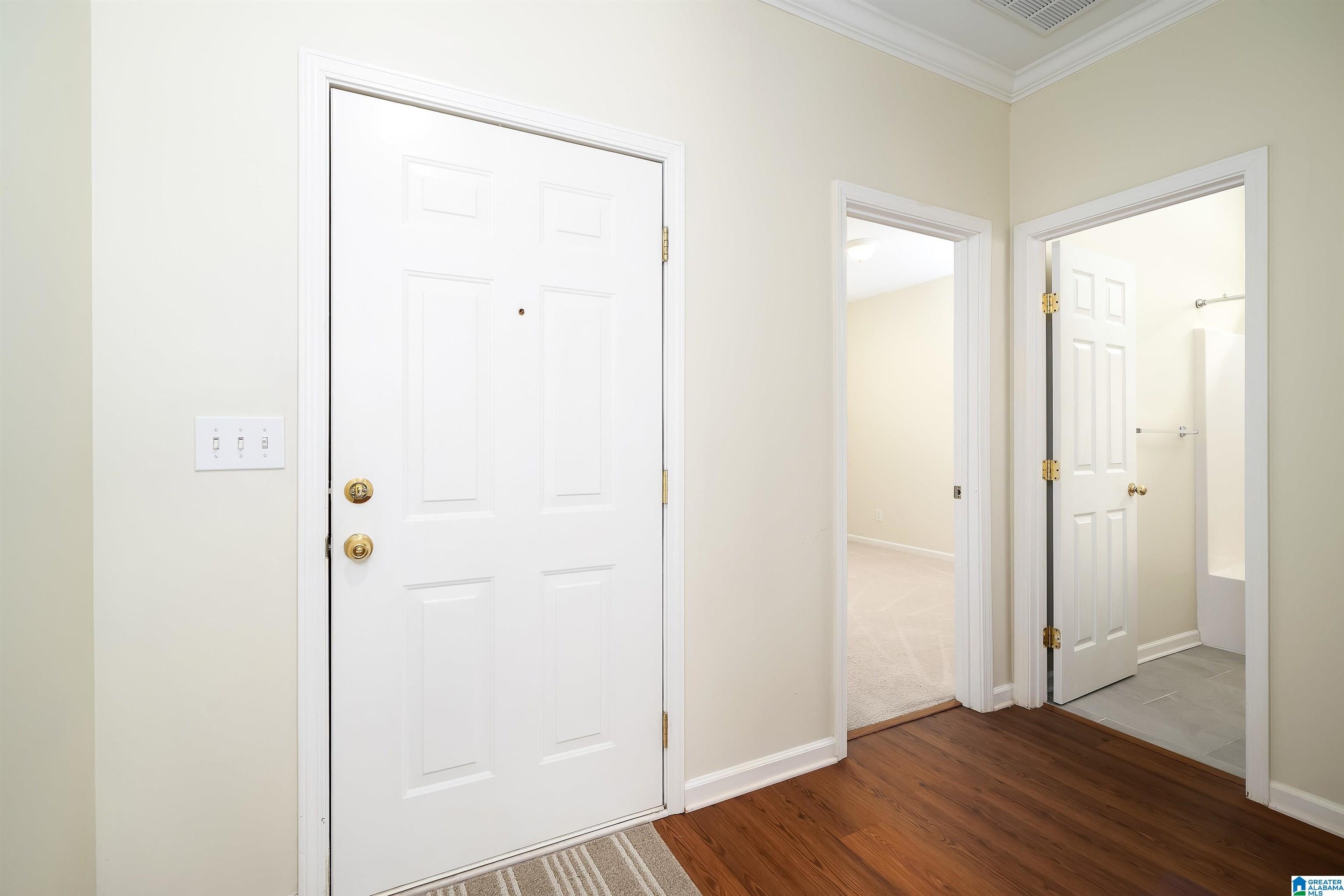 562 SUMMIT CIRCLE