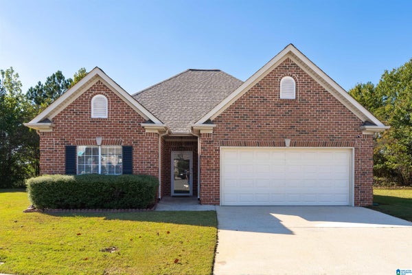 562 SUMMIT CIR, FULTONDALE, AL 35068 - Image dd87045d5b2e6f0cf167d1d0b8ef31ea/3065600431