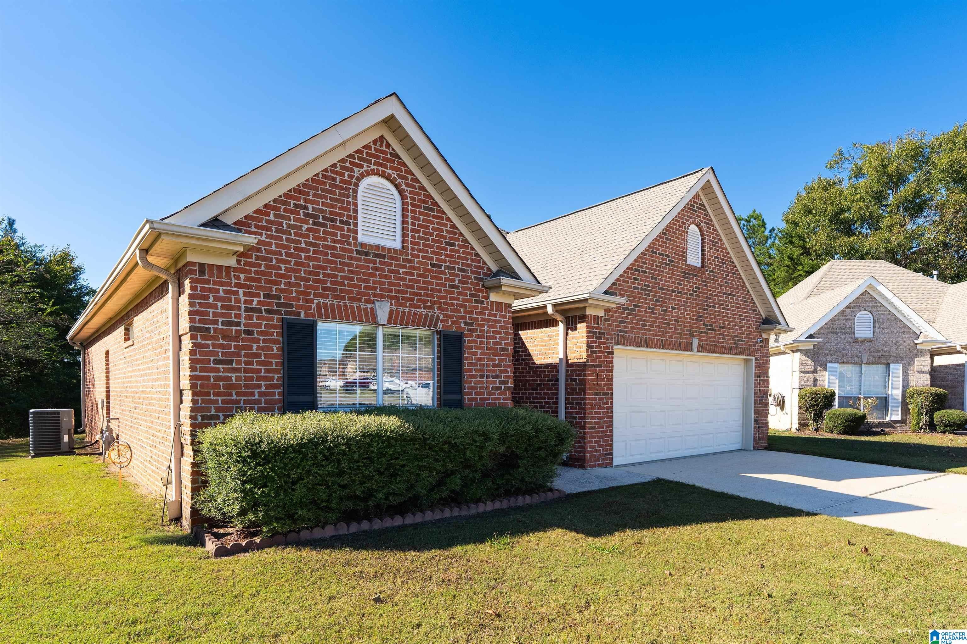 562 SUMMIT CIRCLE