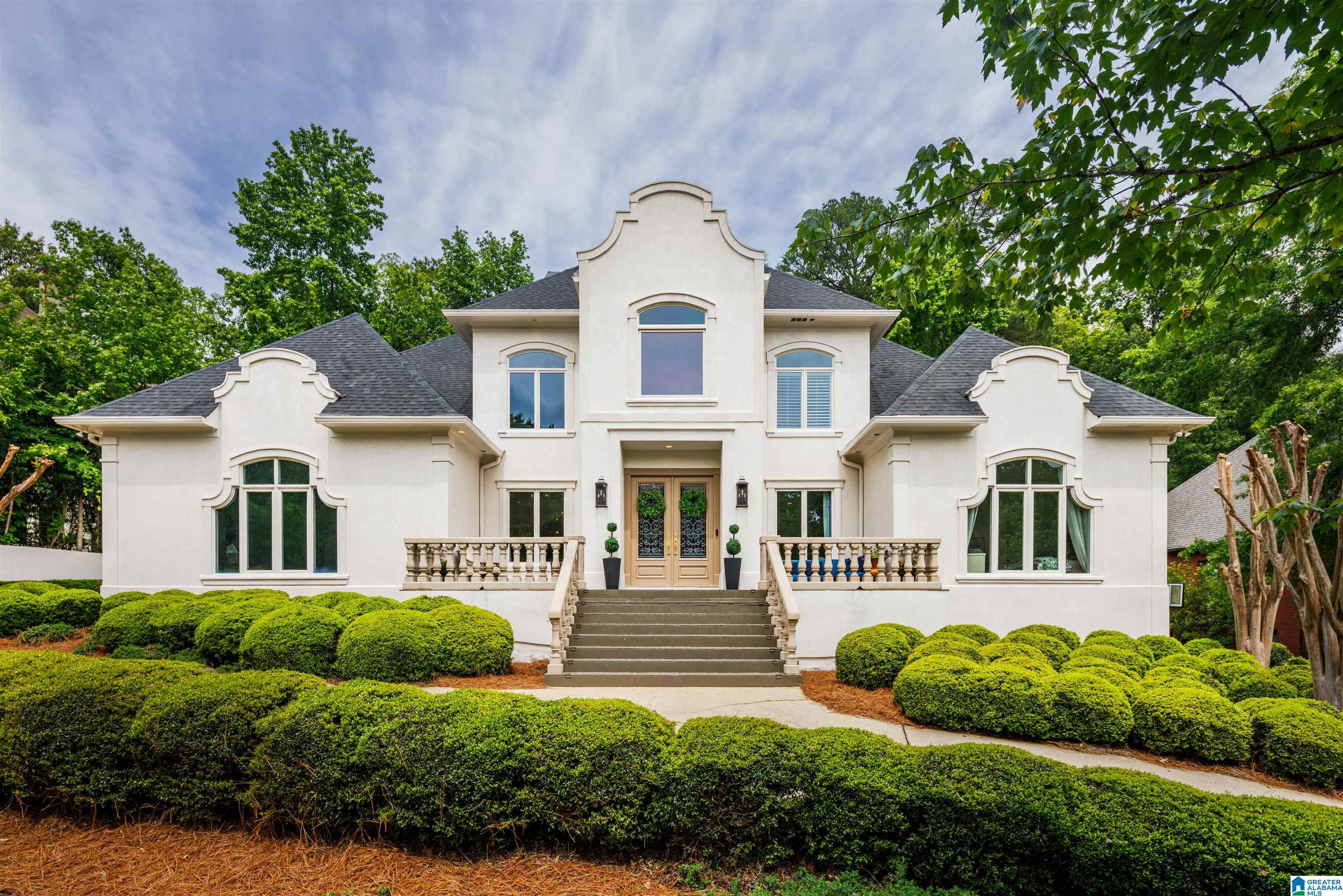 1101 COUNTRY CLUB CIRCLE