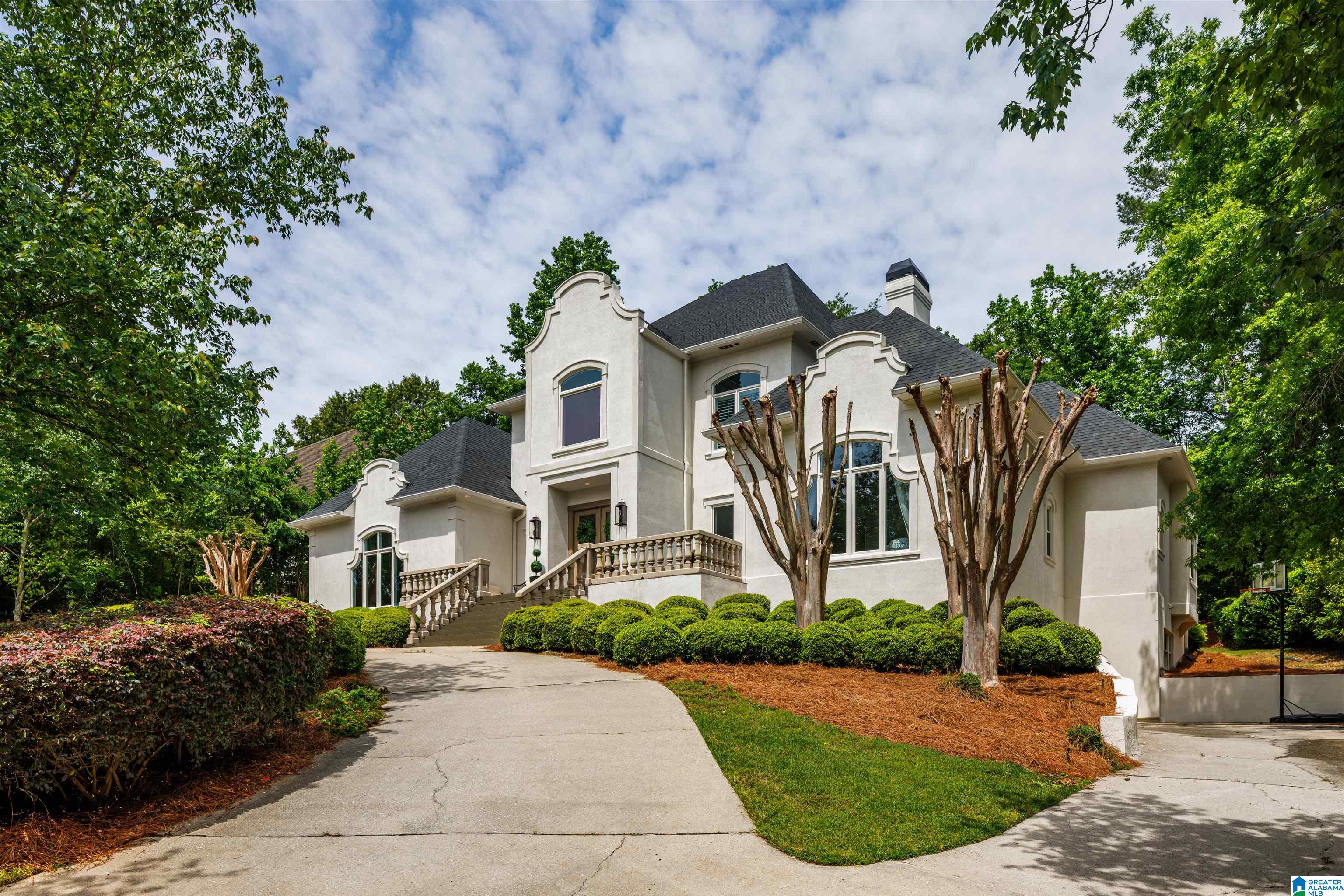 1101 COUNTRY CLUB CIRCLE