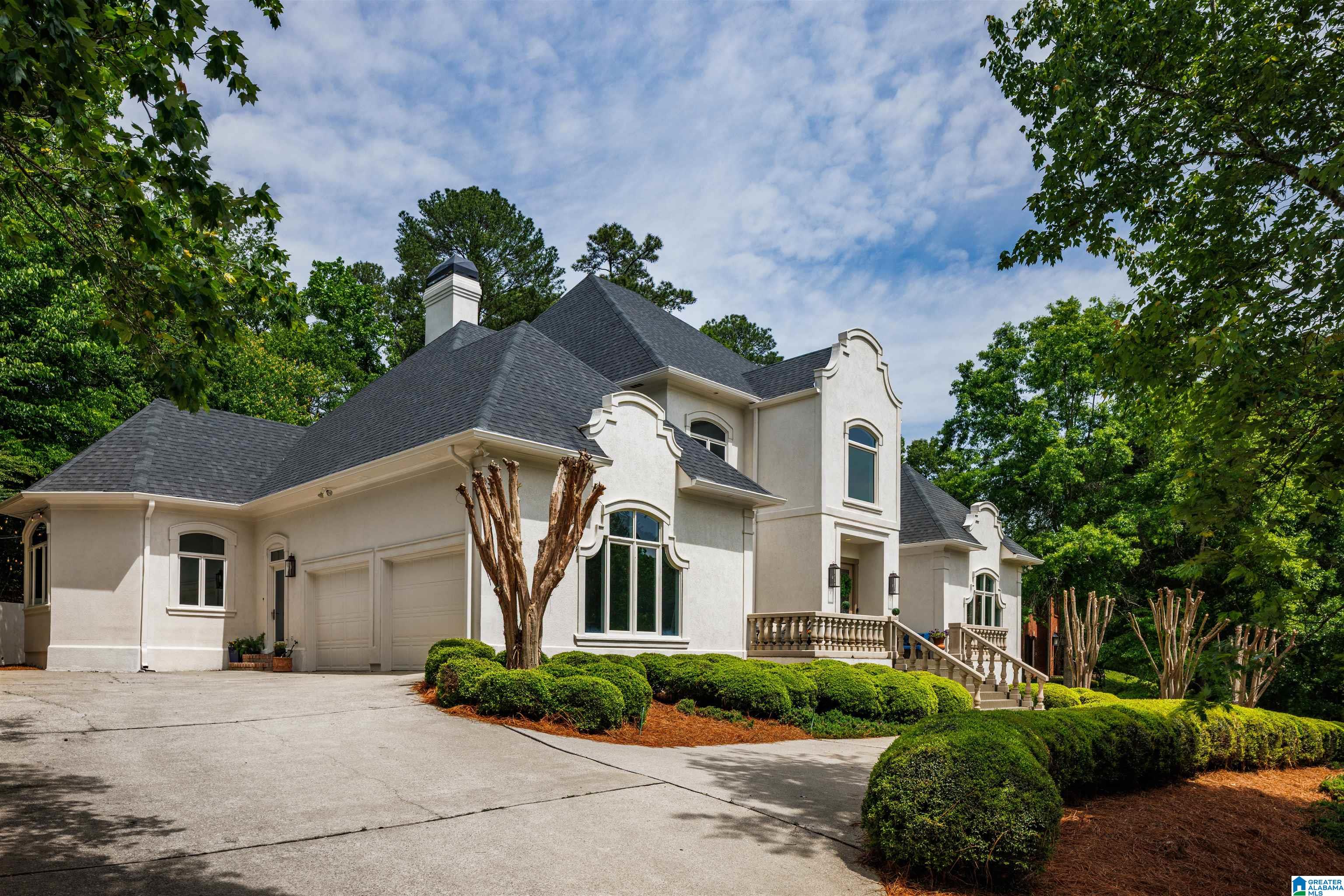 1101 COUNTRY CLUB CIRCLE