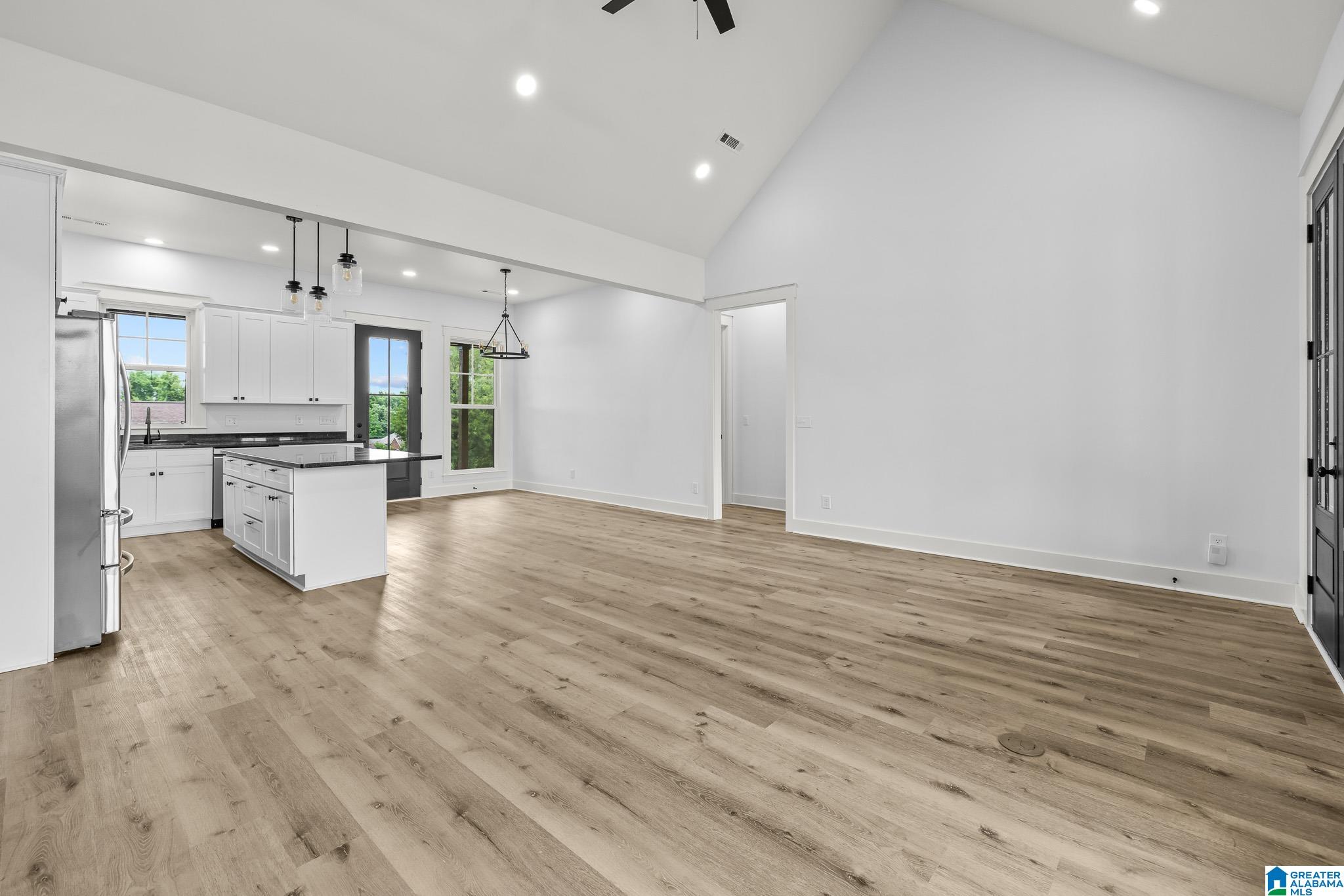 1604 4TH AVENUE N