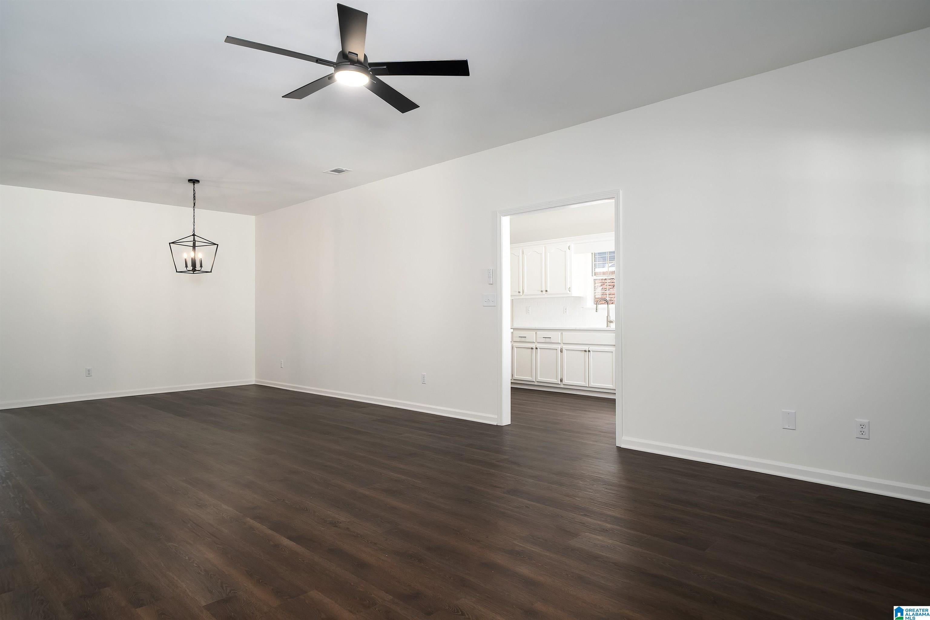 5445 J R DRIVE