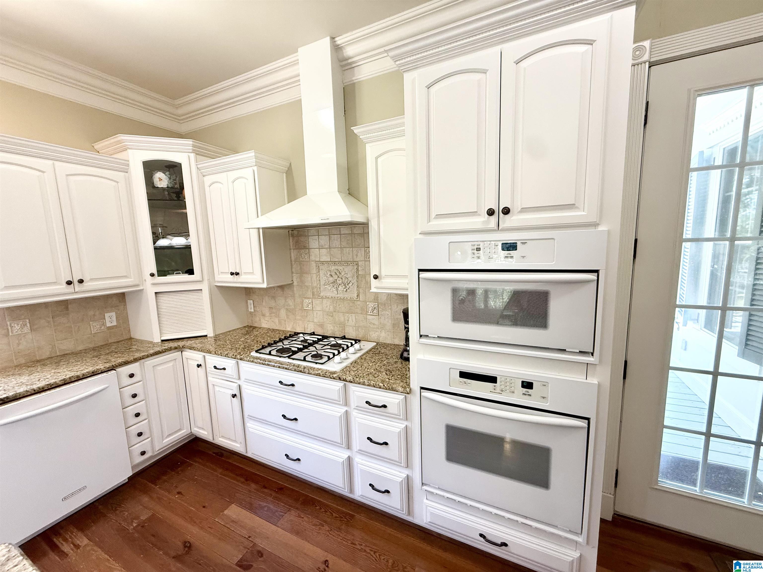 2801 LITTLE RIVER LANE