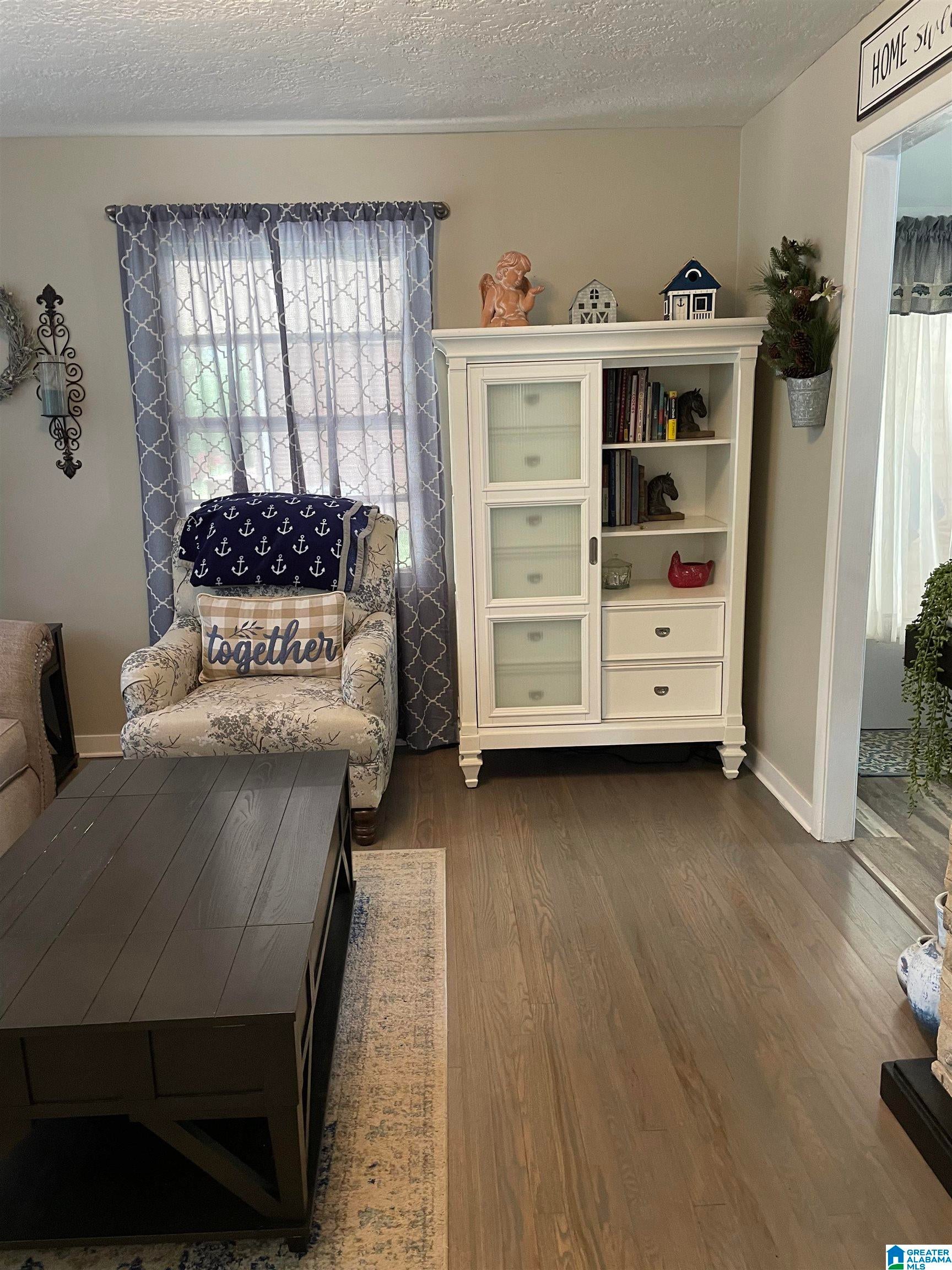 827 W 38TH STREET
