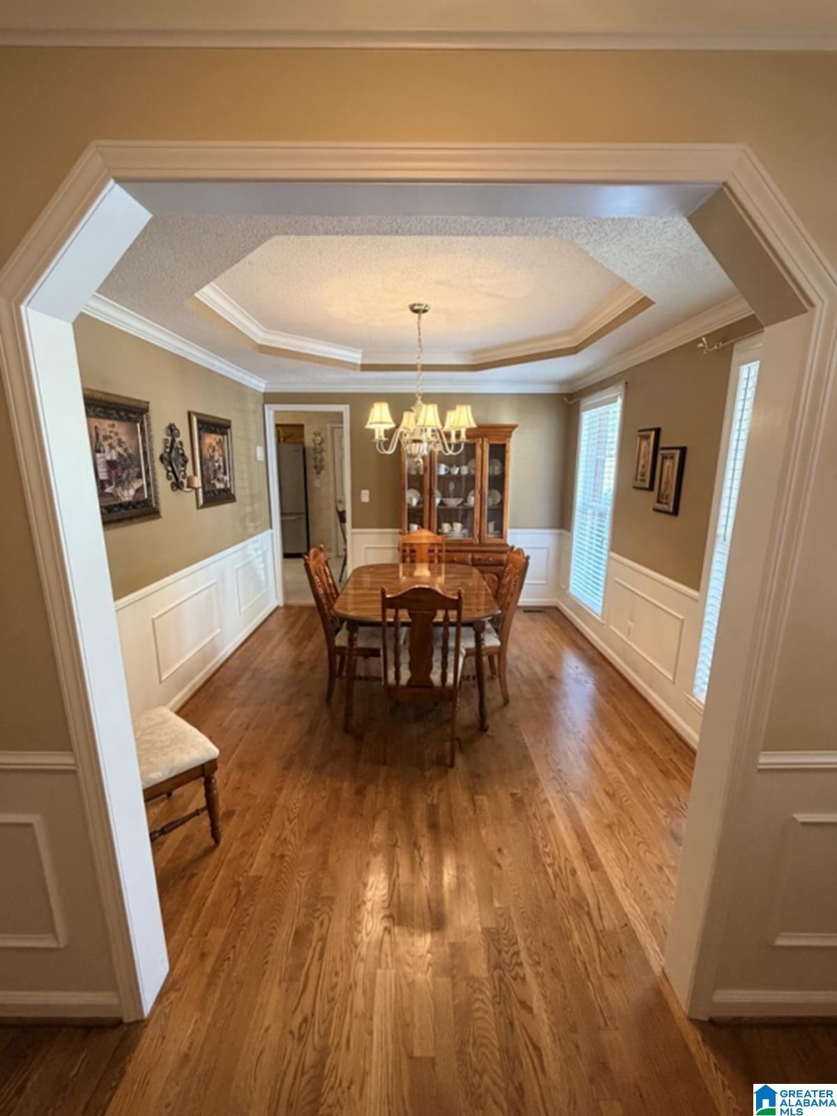 553 WOODLAND HILLS DRIVE