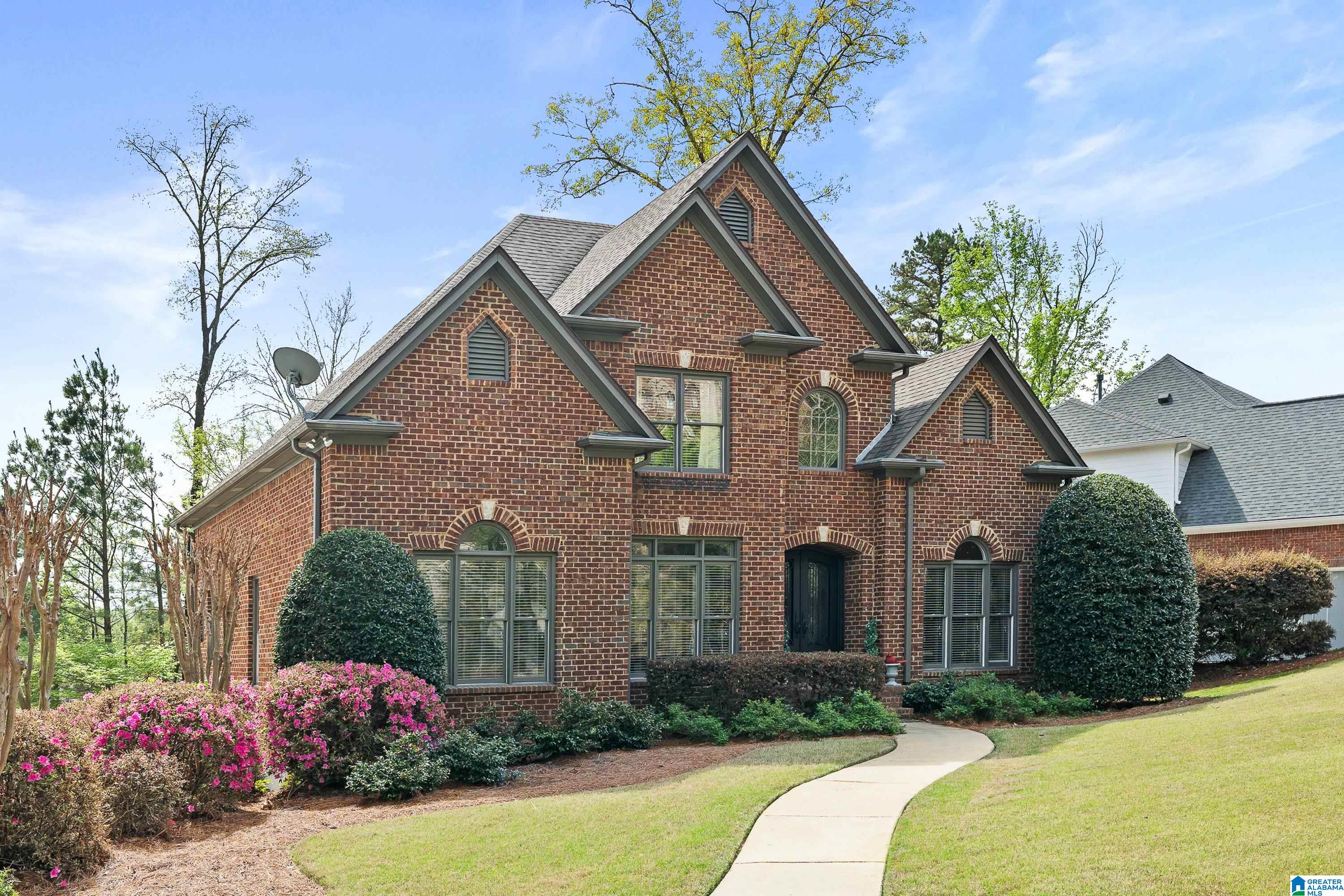 2066 KNOLLWOOD PLACE