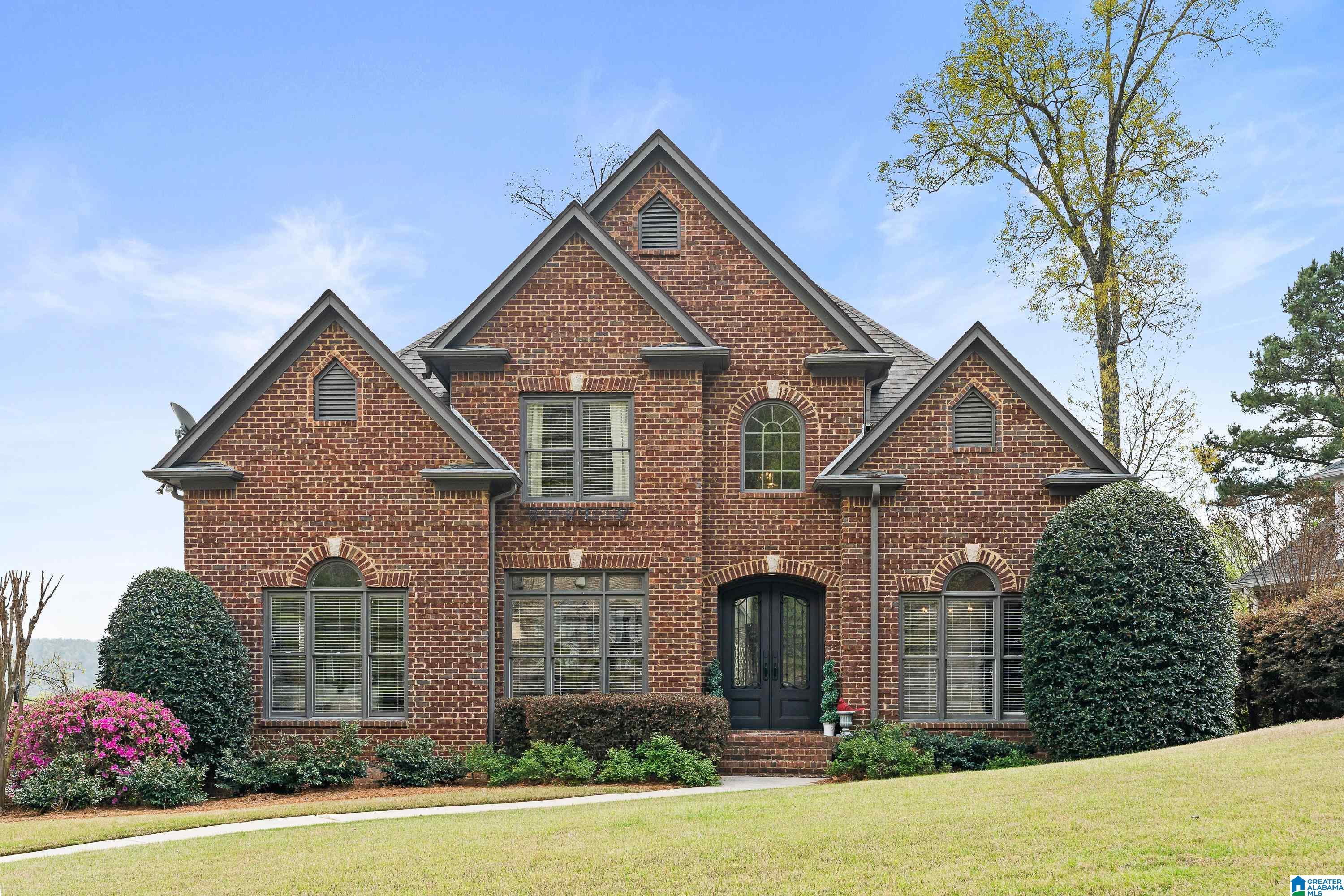 2066 KNOLLWOOD PLACE