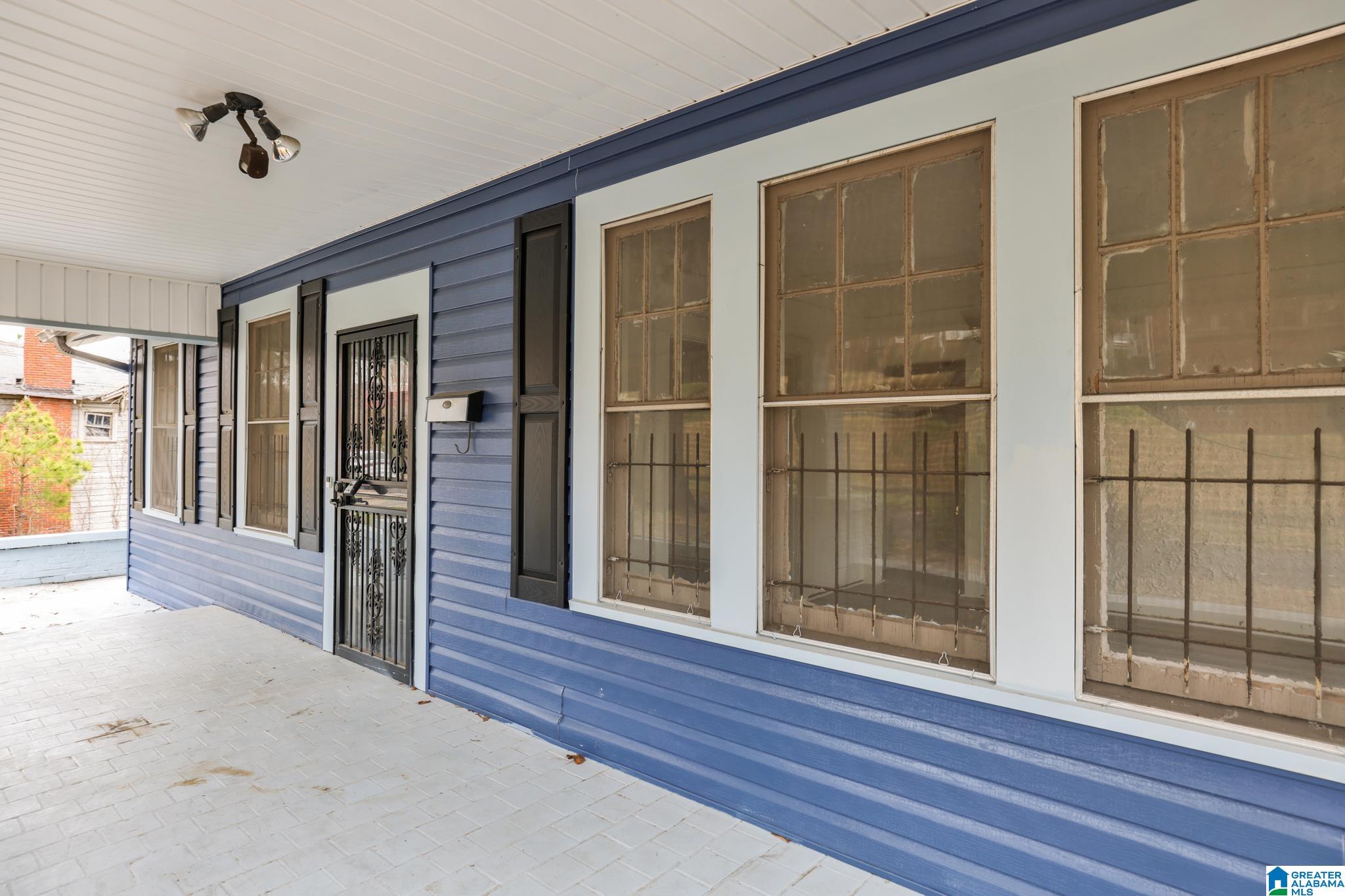 505 12TH STREET W
