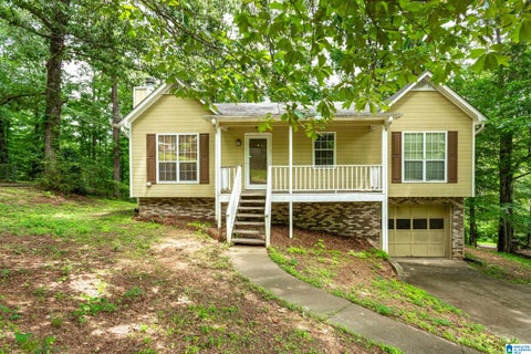 Photo of 6822 Charles Drive, TRUSSVILLE, AL 35173 (MLS # 21463751)