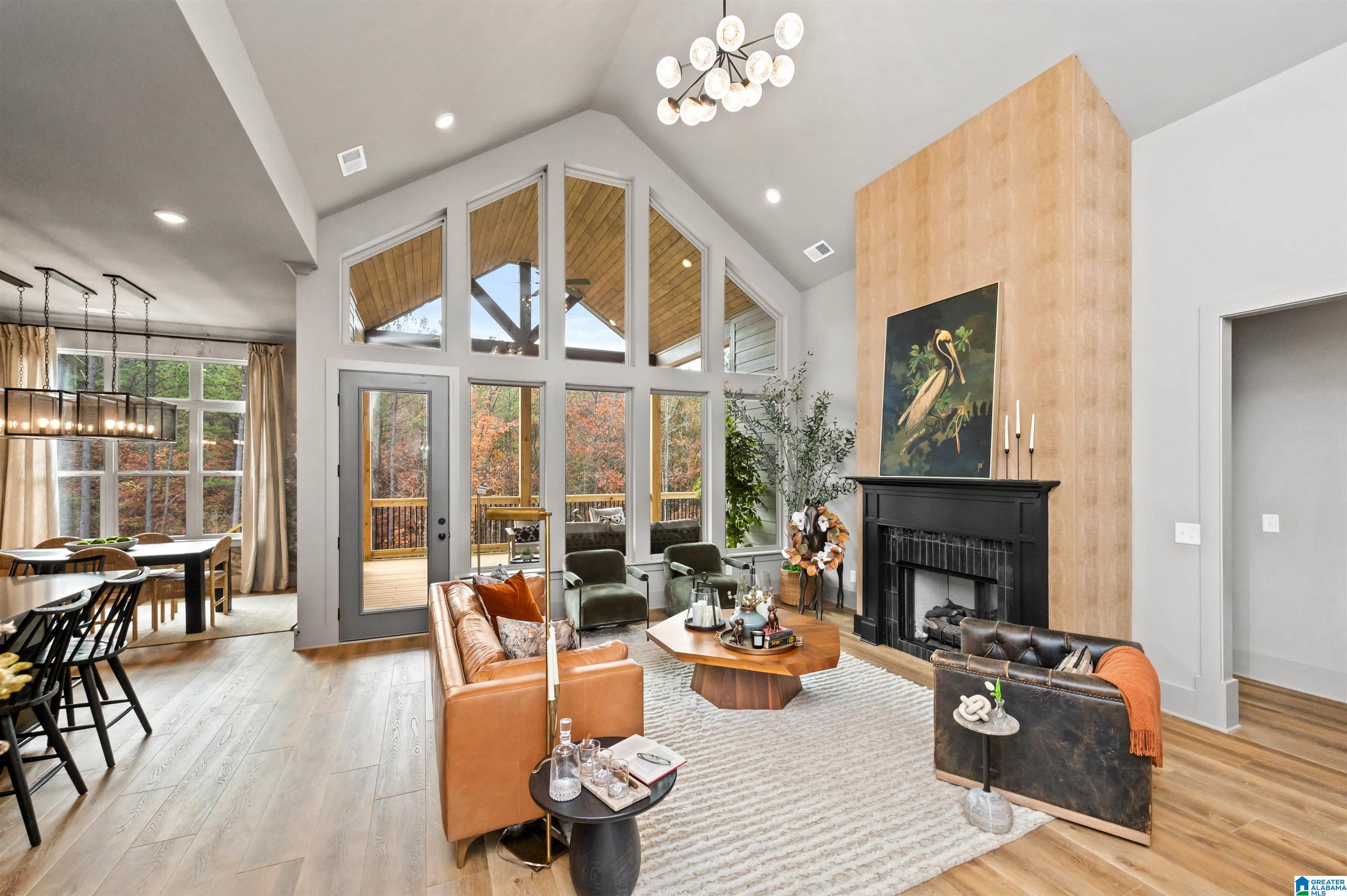 2214 WATERLOO LANE