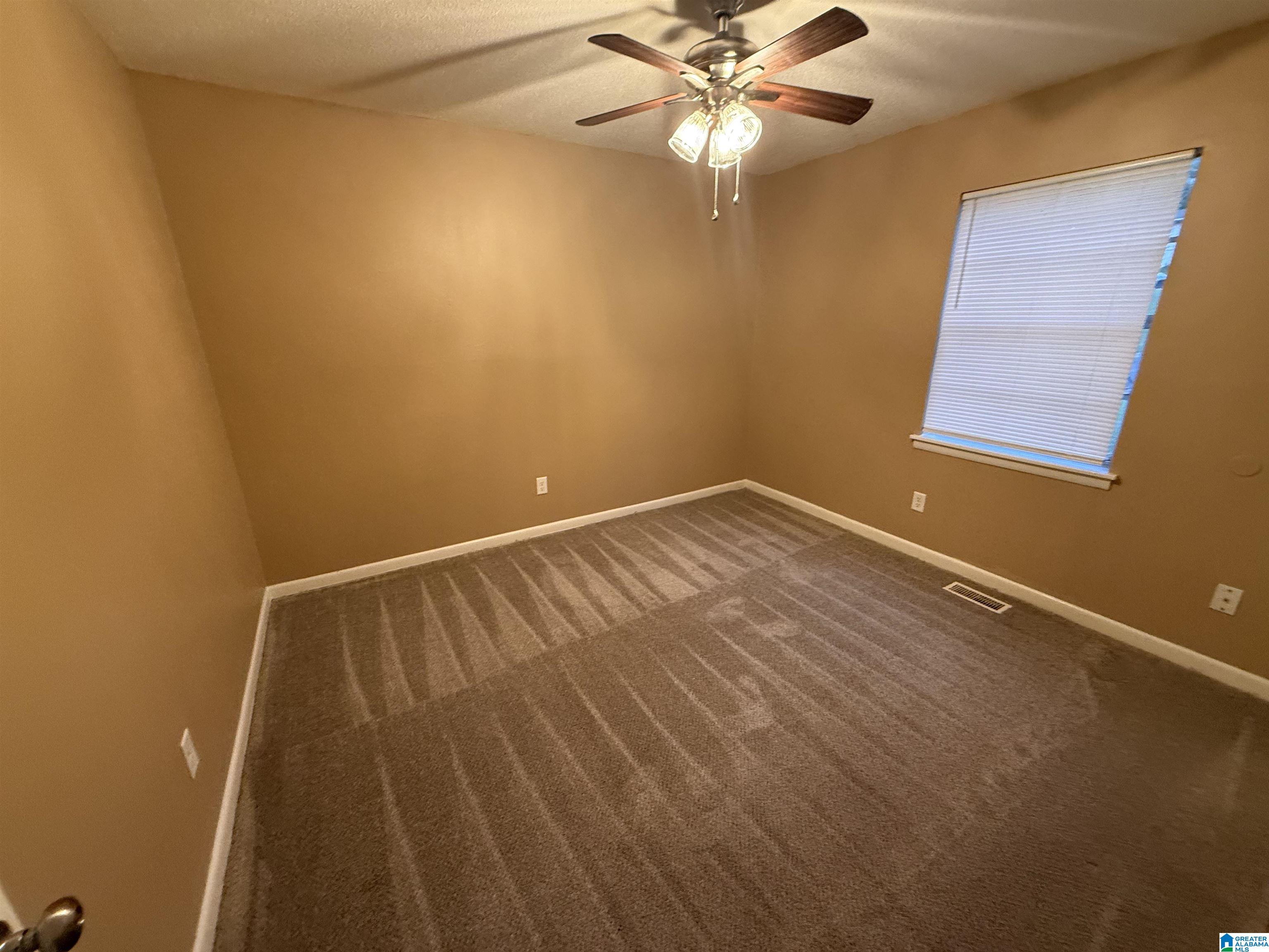 712 COUNTRY VIEW COURT
