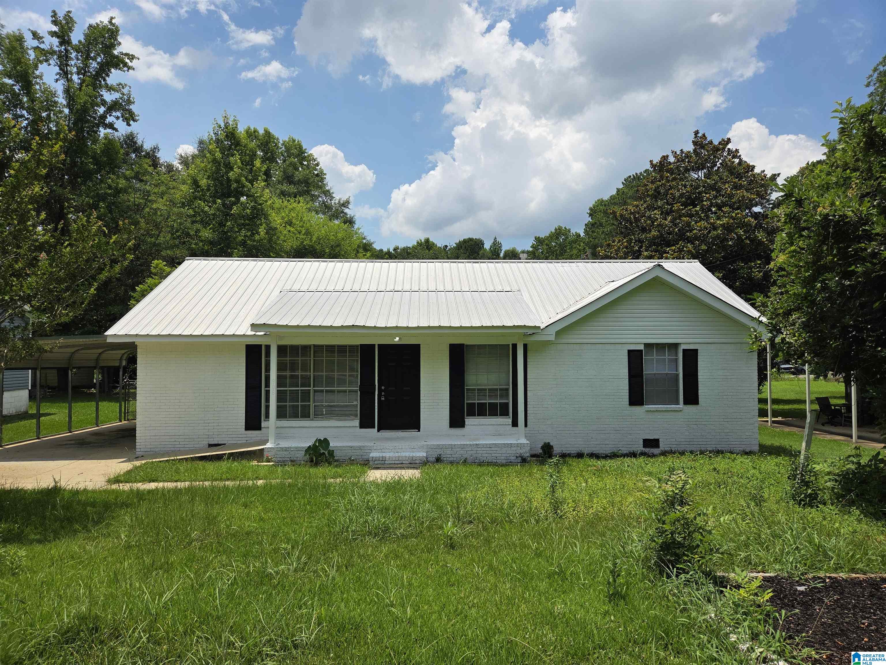 Photo 1 of 31 — 908 S HAMMETT AVENUE, SYLACAUGA, AL 35150