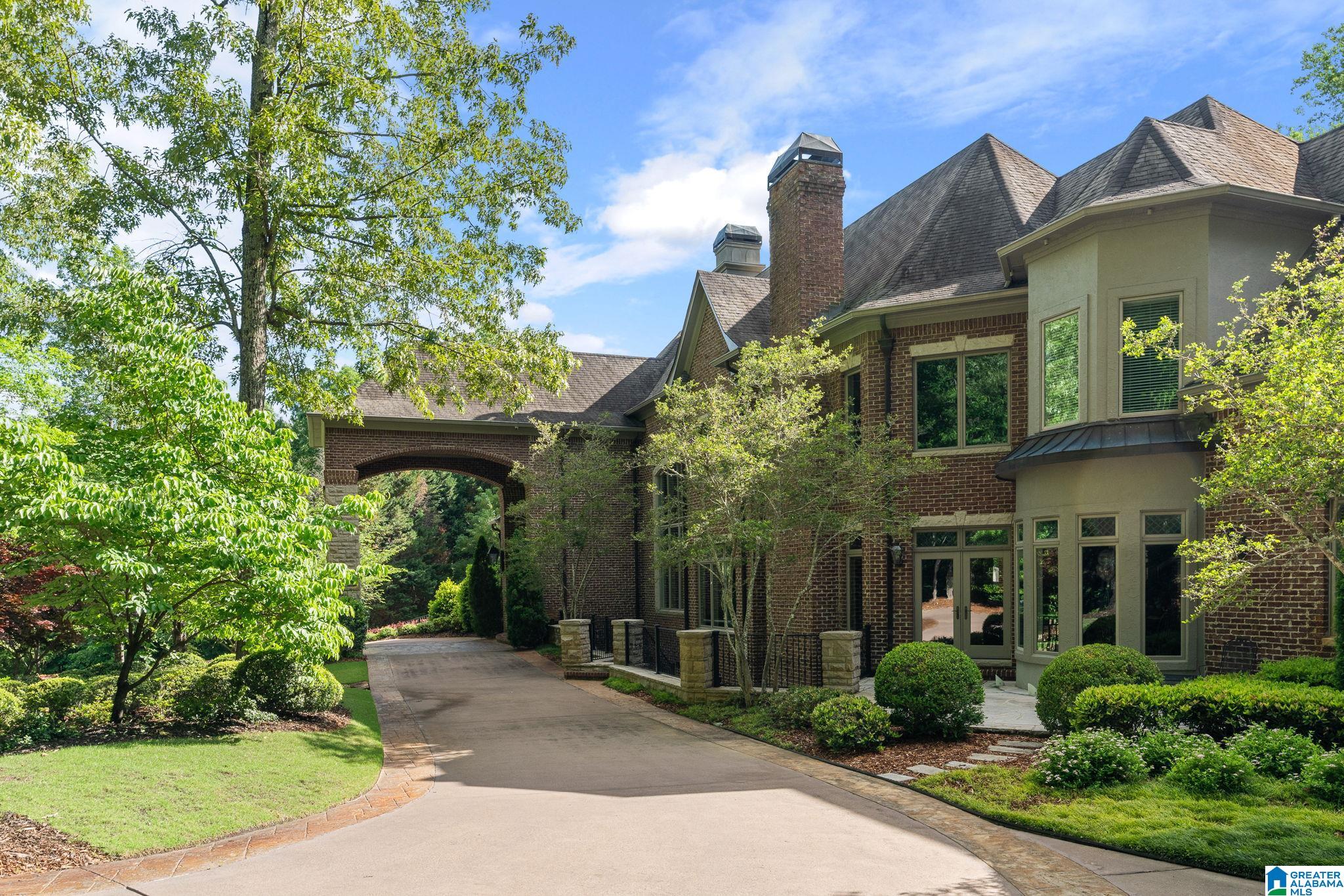 487 SPRING VALLEY DRIVE