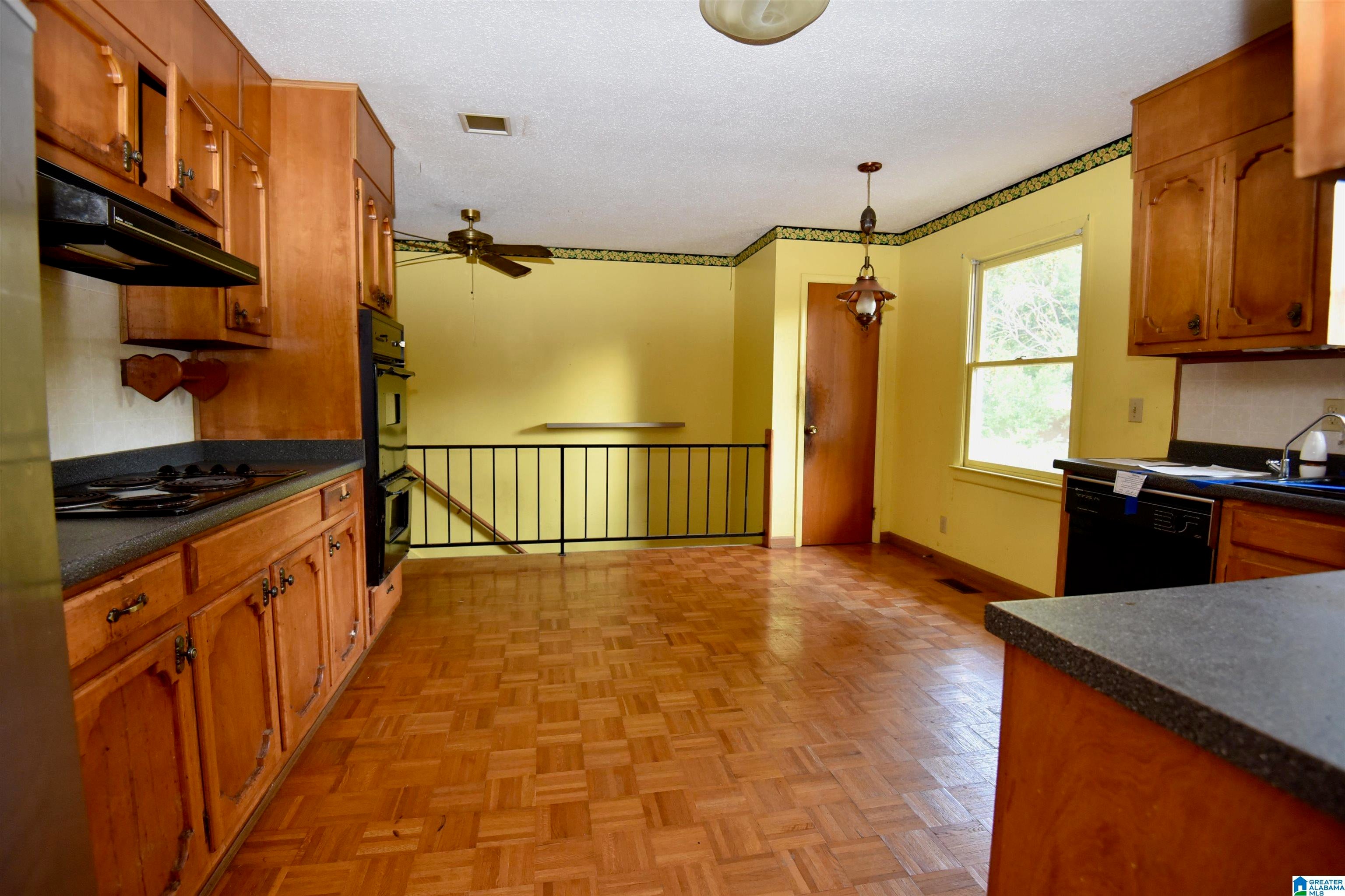 2606 GUENEVERE AVENUE SE