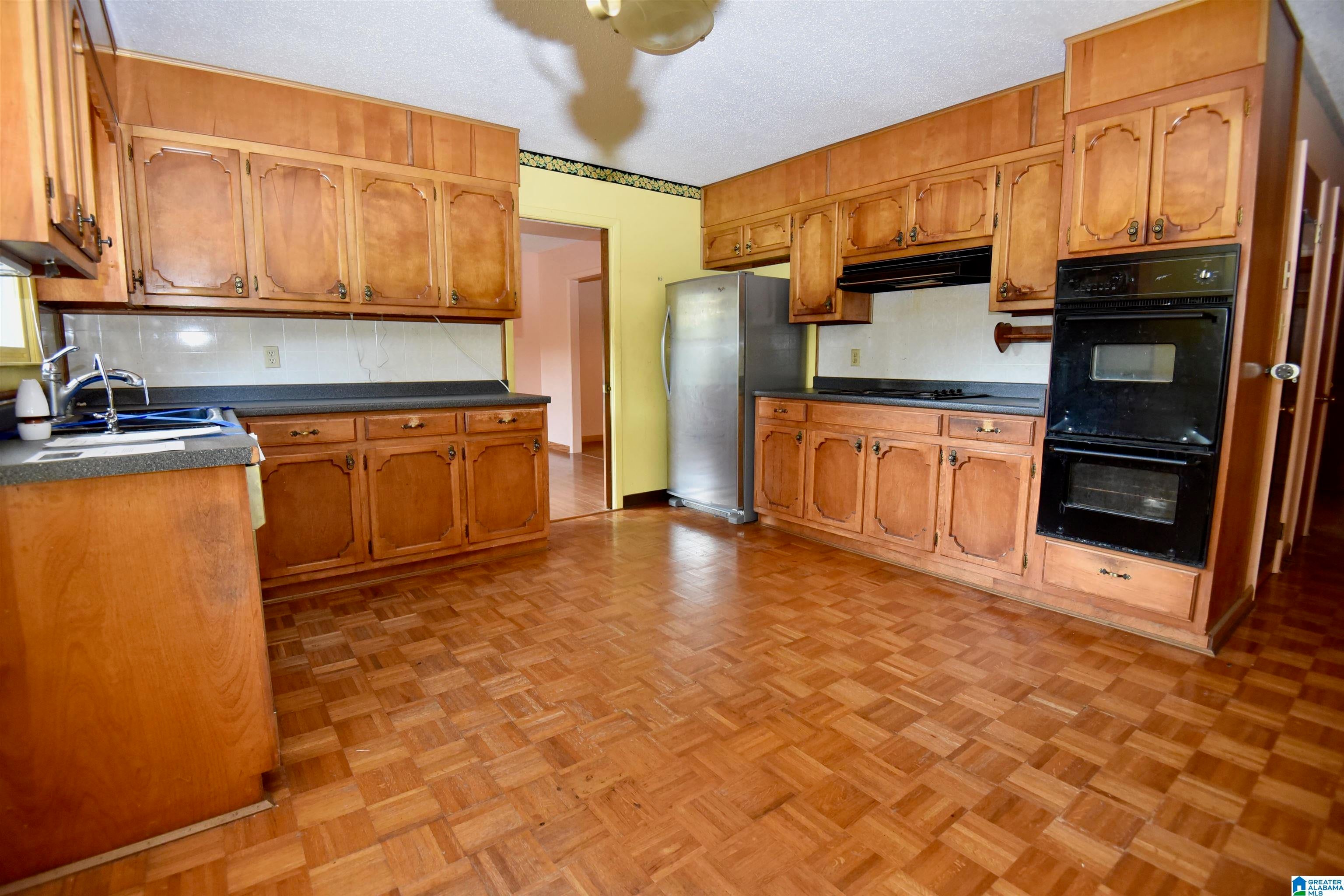 2606 GUENEVERE AVENUE SE