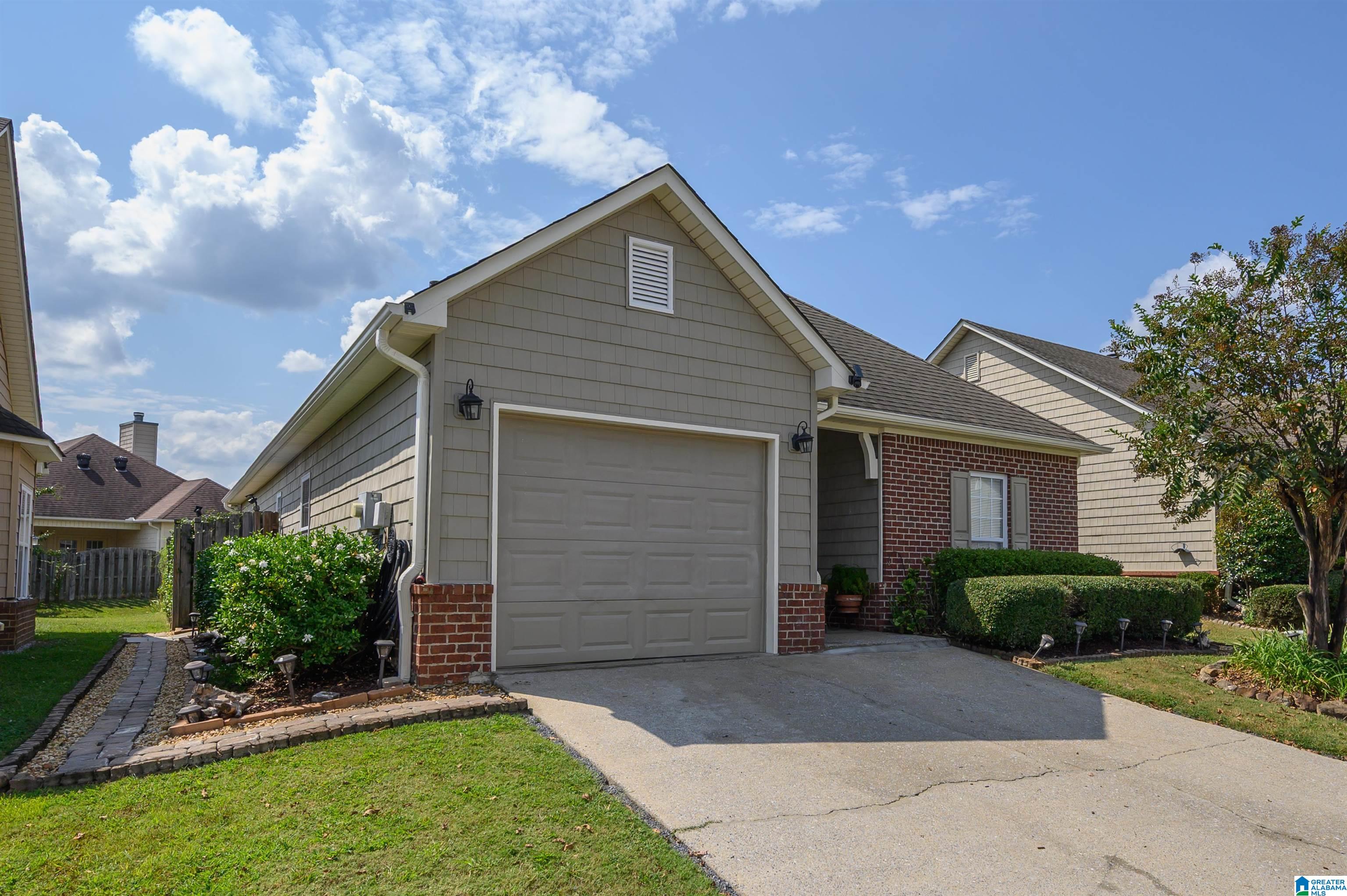 1072 FAIRBANK LANE