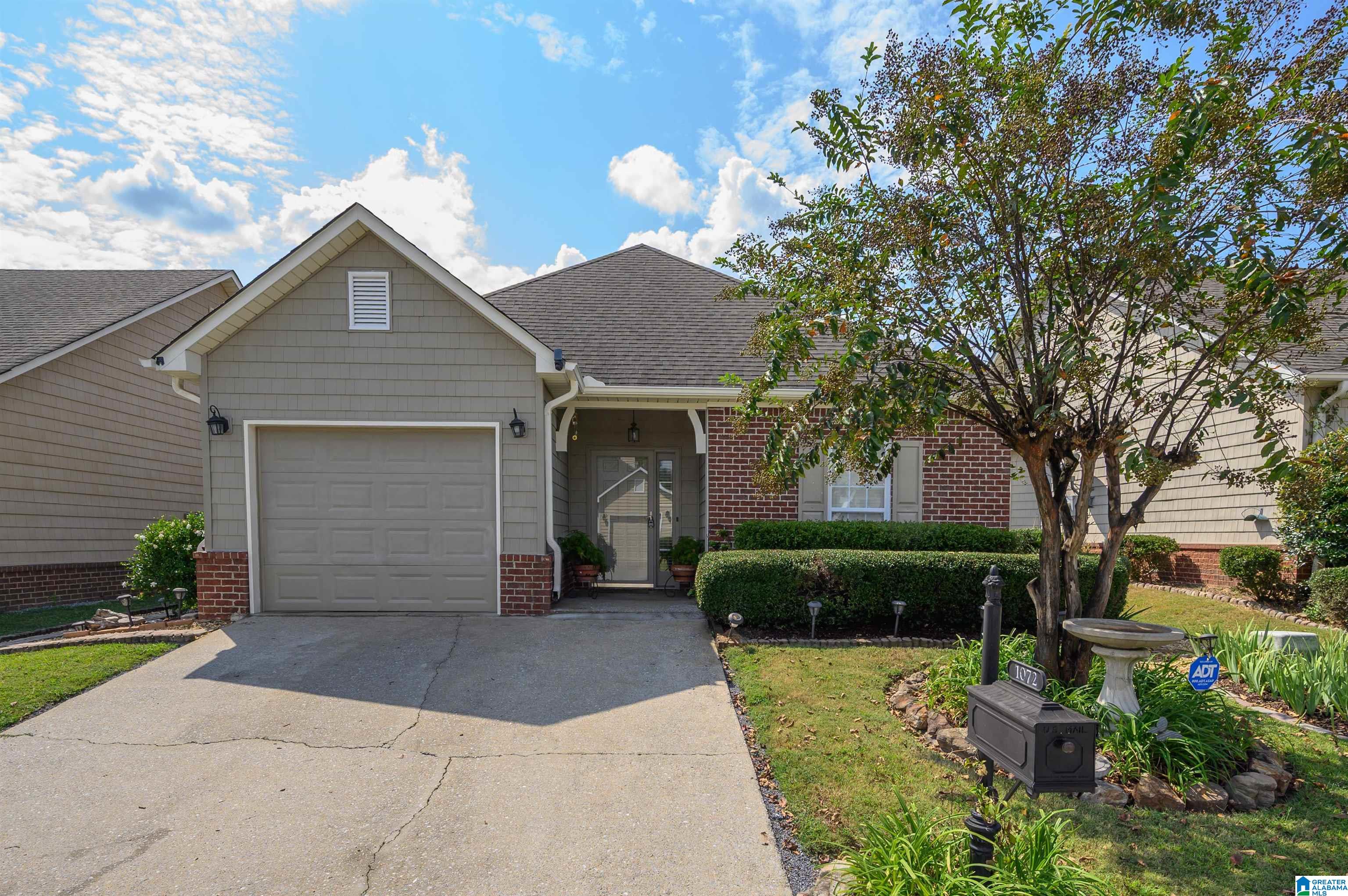 1072 FAIRBANK LANE