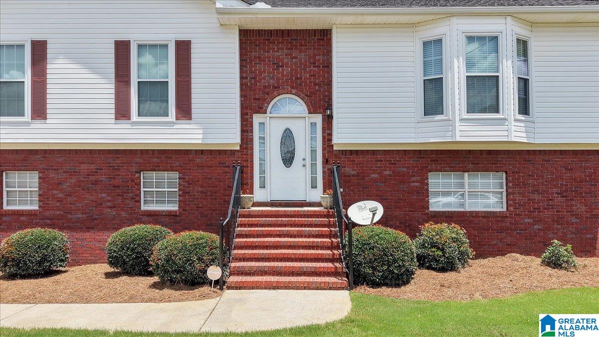 417 SURREY CIRCLE