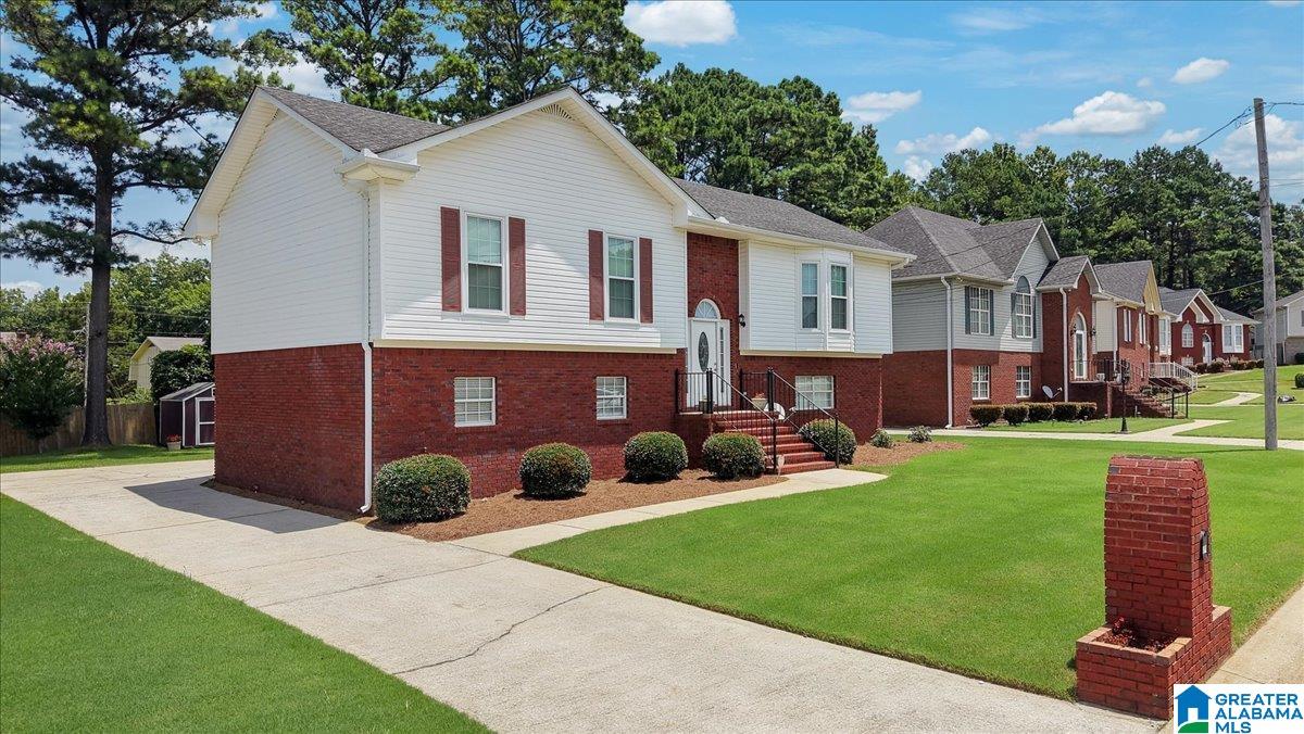 417 SURREY CIRCLE