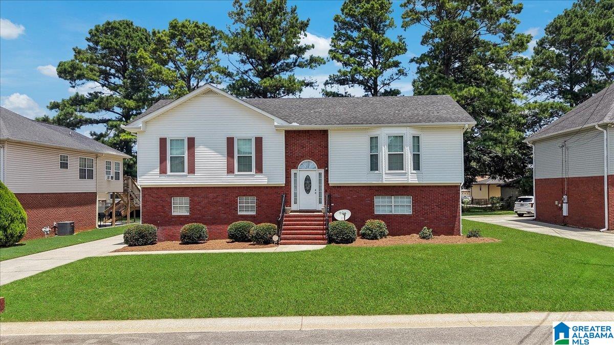 417 SURREY CIRCLE