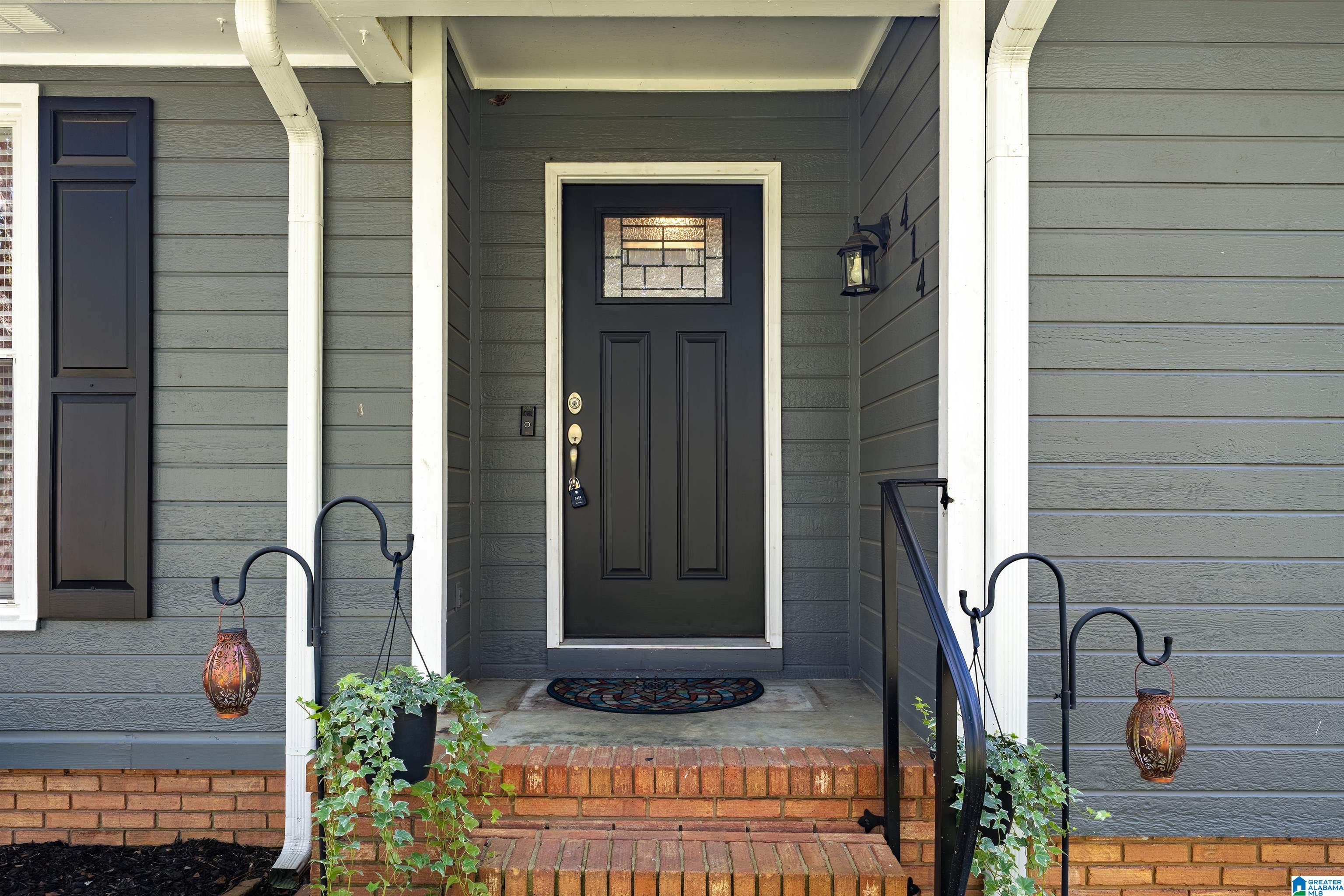 414 HICKORY DRIVE