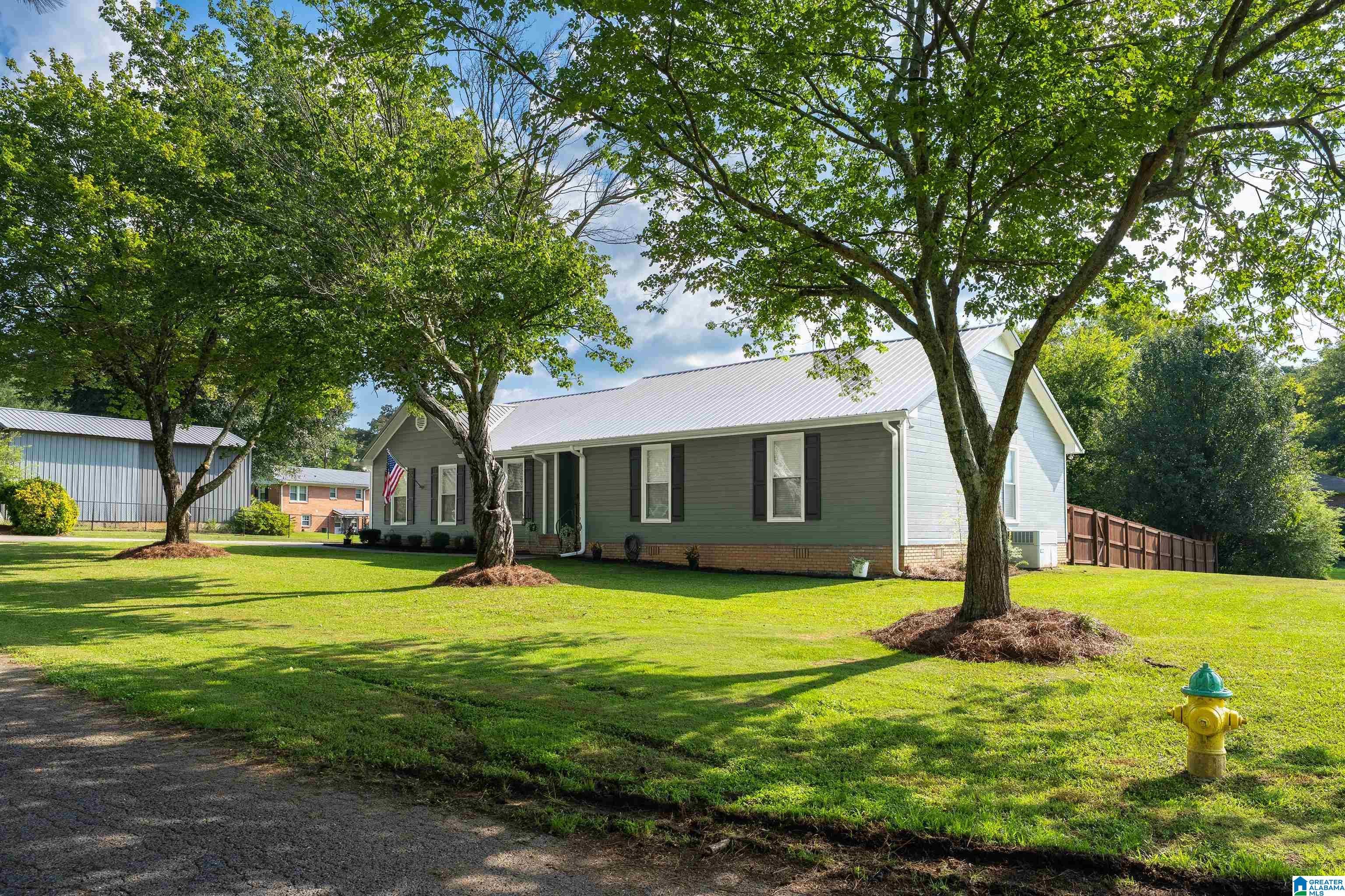 414 HICKORY DRIVE