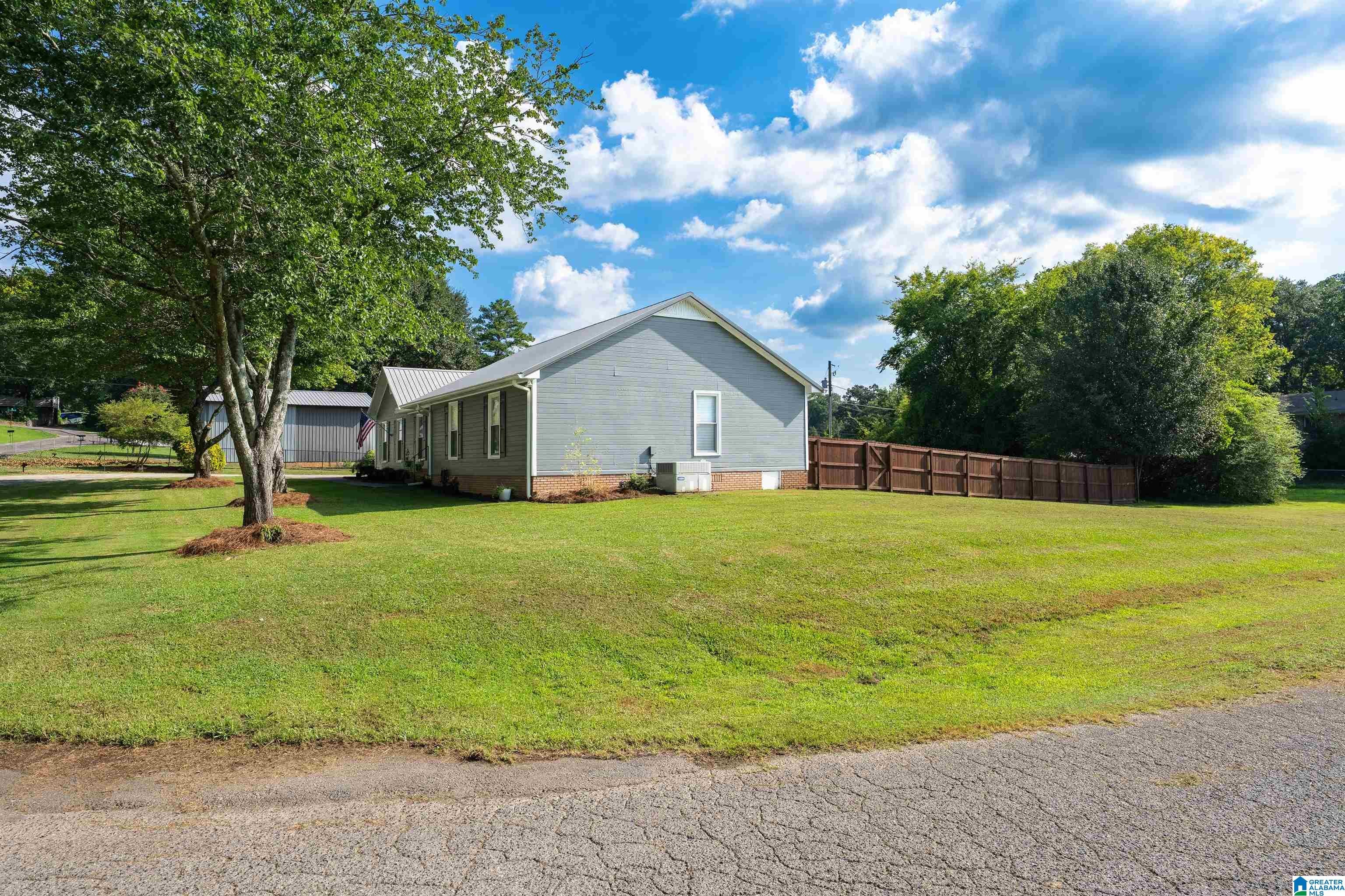 414 HICKORY DRIVE