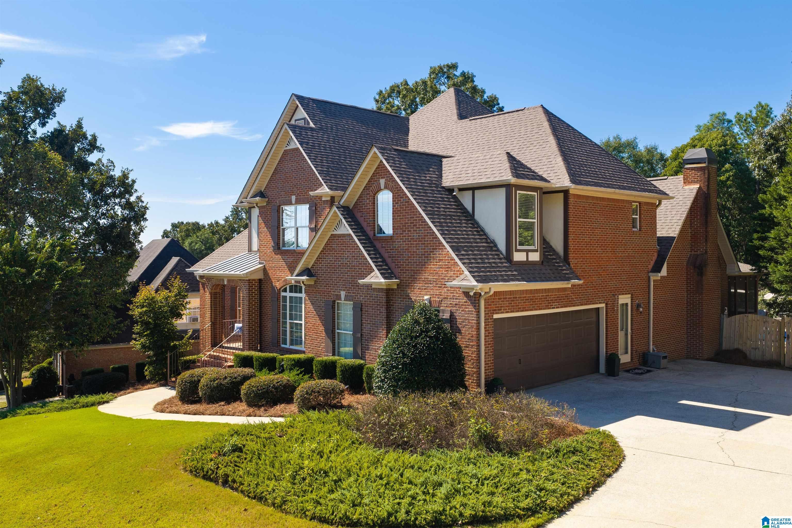 1005 WOODLANDS COVE