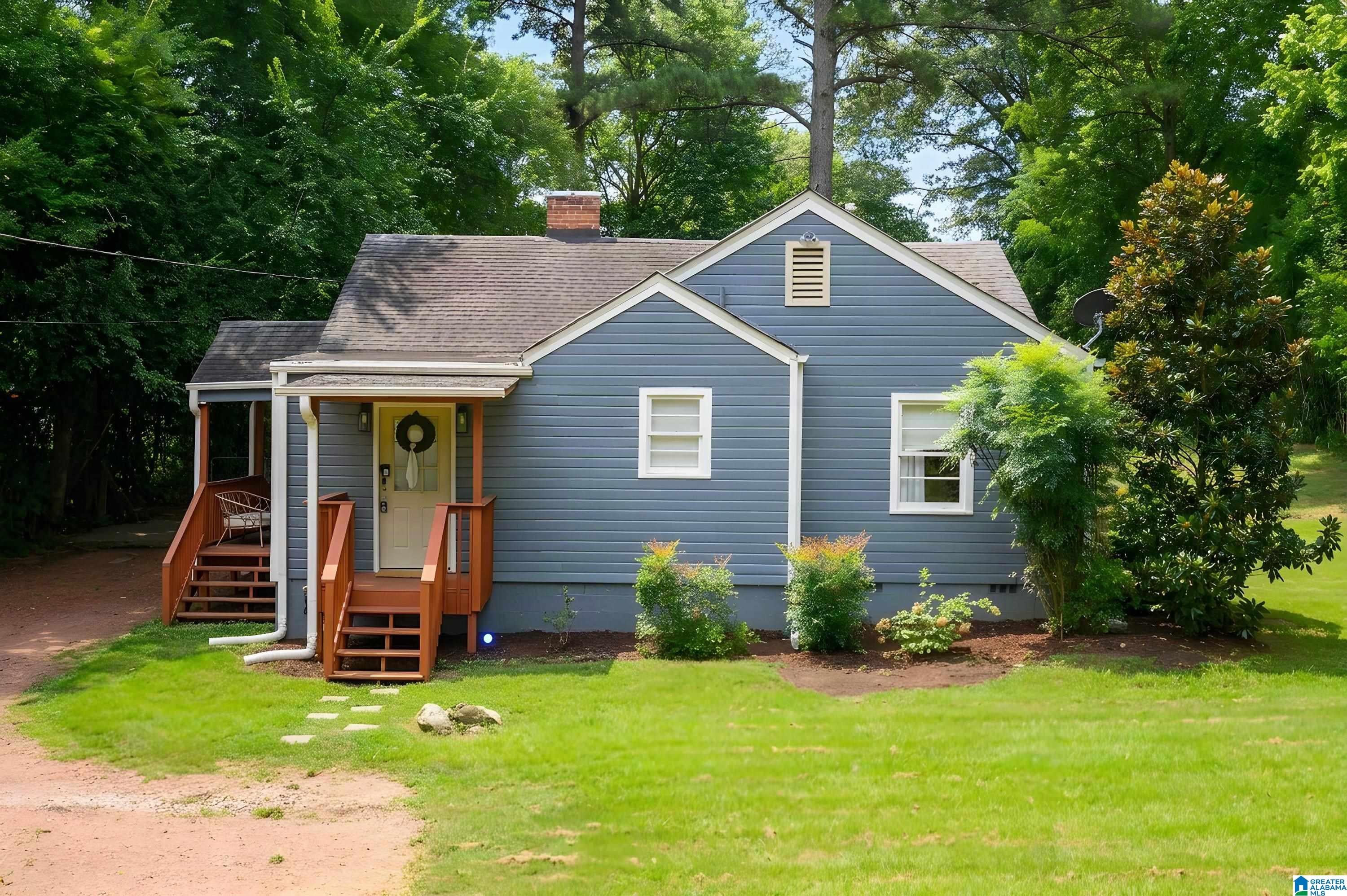 2112 LESTER LANE