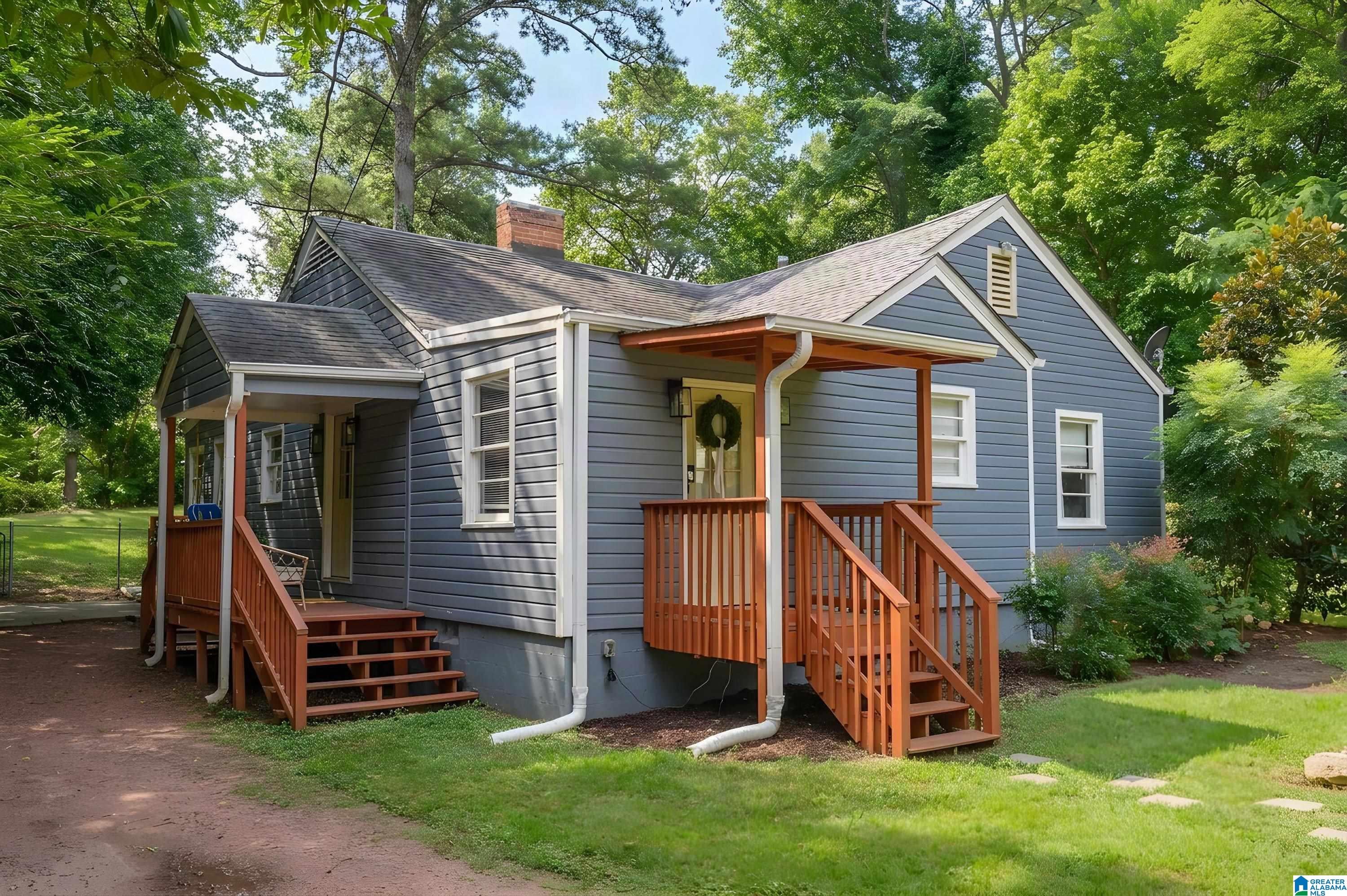 2112 LESTER LANE