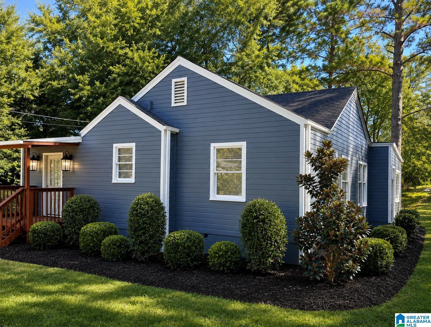 2112 LESTER LANE