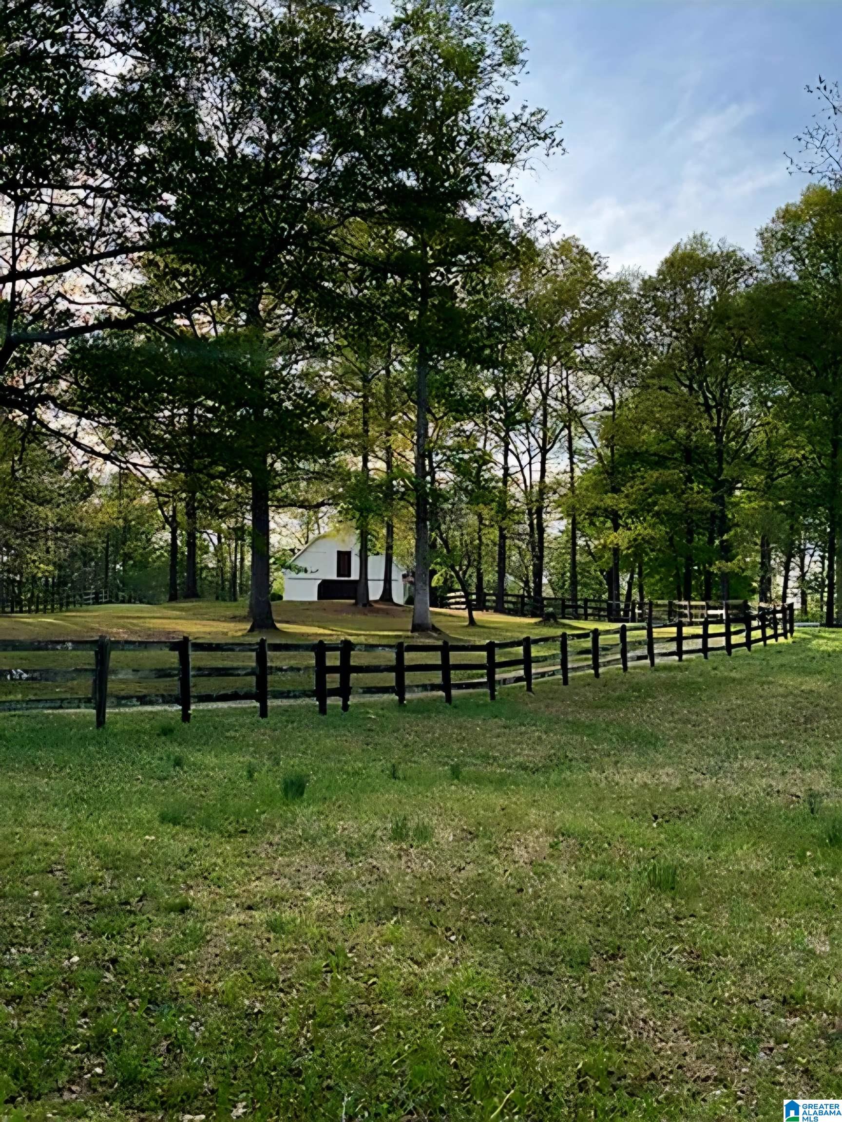 565 GRIFFIN ROAD