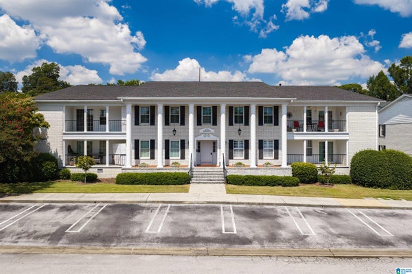 1854 ROCKWOOD RD # 1854, VESTAVIA HILLS, AL 35216 - Image e2b8fe42580cc9942429e025897de8db/1127003402